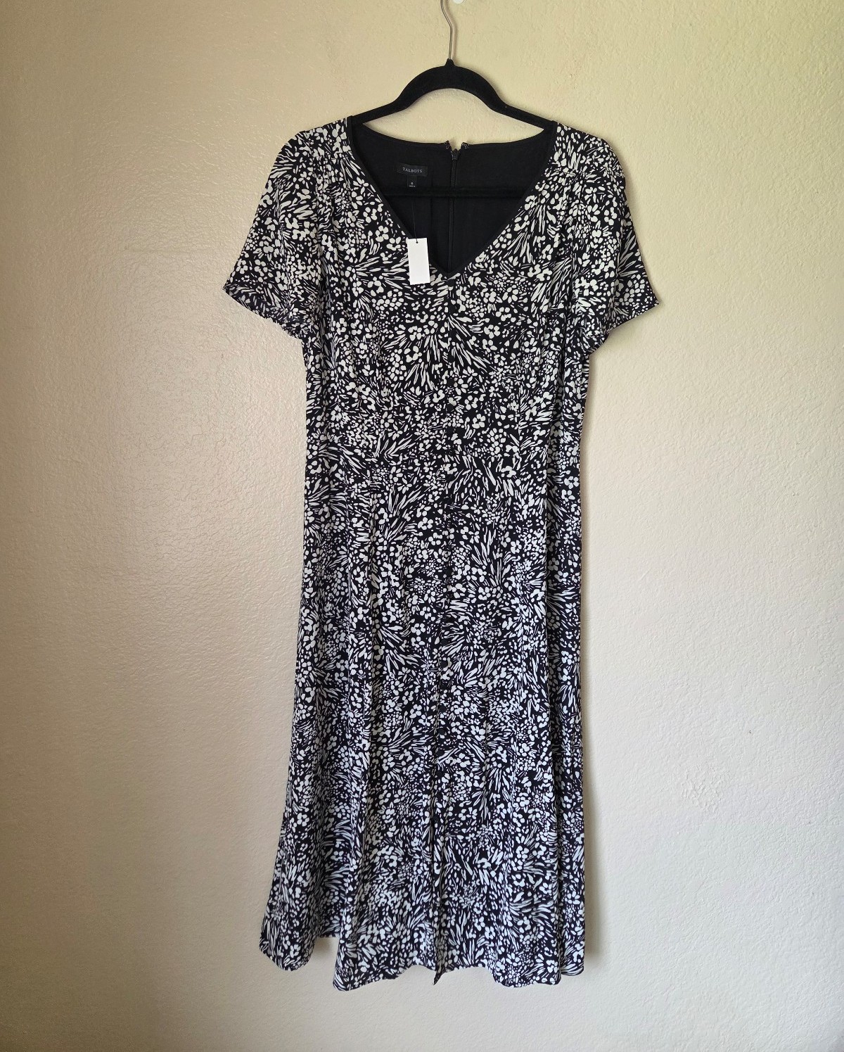 NWT Talbots Floral Short Sleeve Button Front Detail Midi Dress Size 6