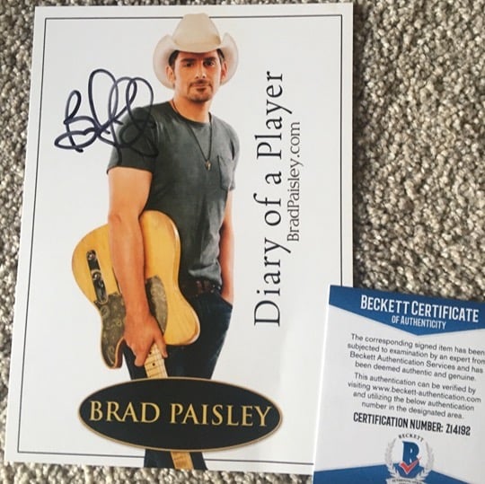 Brad Paisley Signed 5x7 Book Promo Photo Beckett BAS COA AUTOGRAPH No Vinyl CD