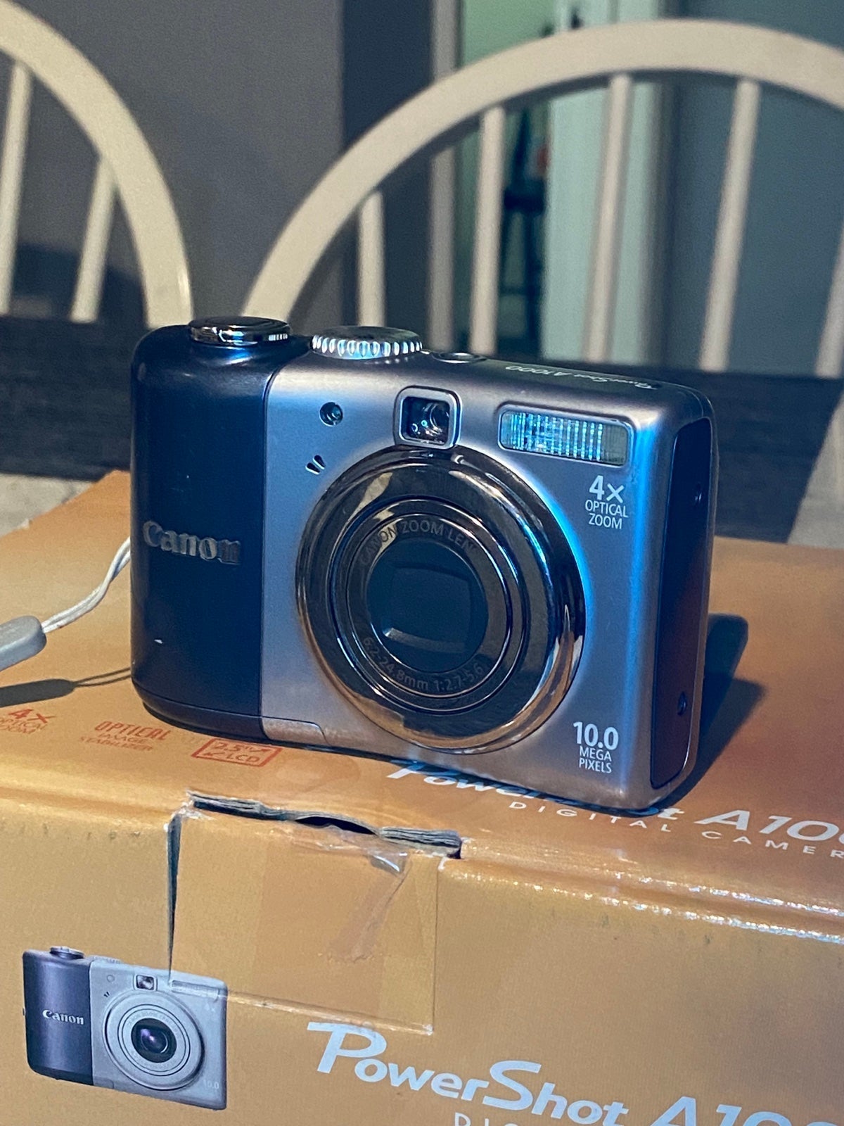 Canon a1000 IS CAMERA