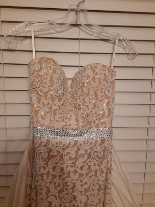 Jovani Size 2 Ivory 100% Silk New York Beauty