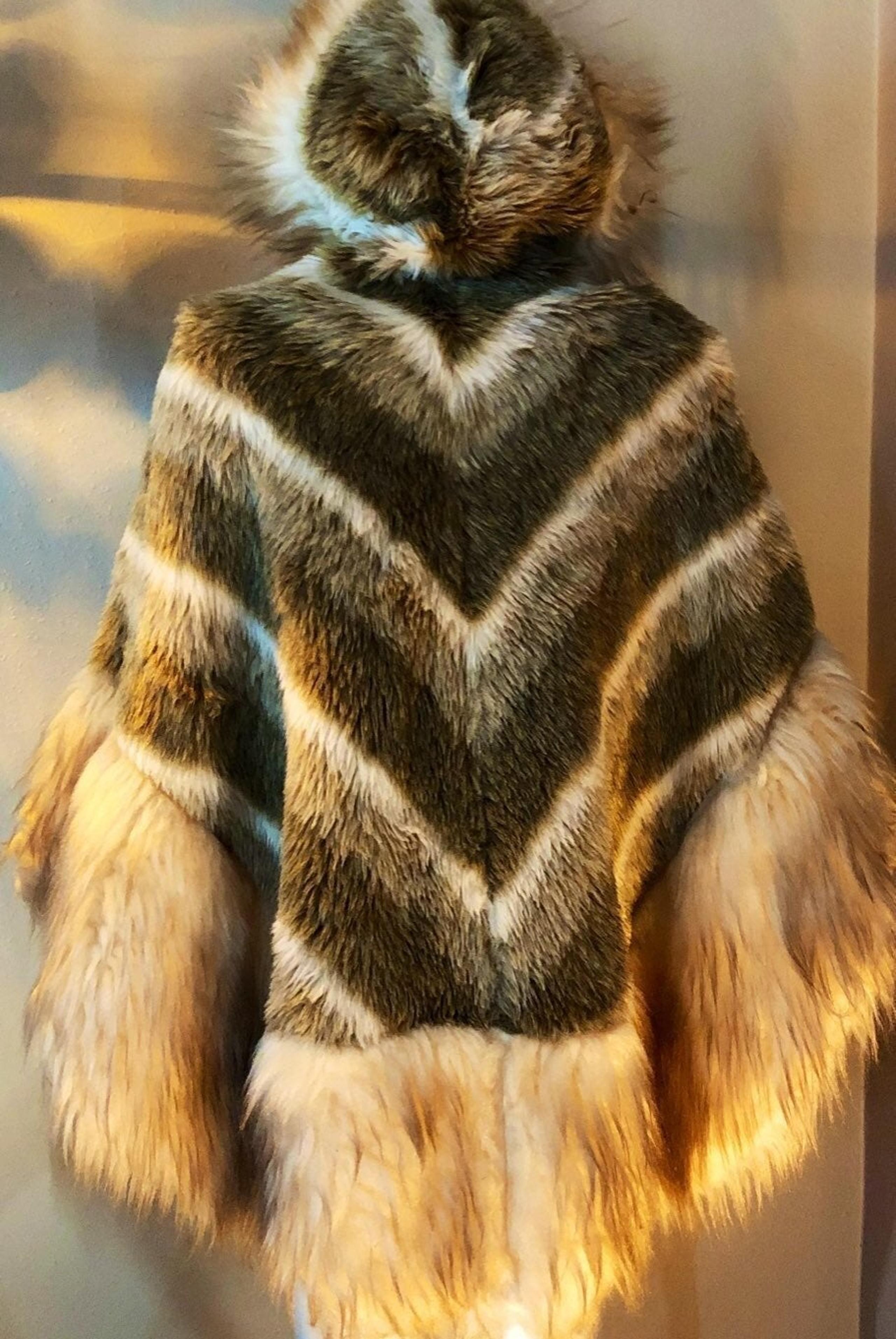 Steampunk.hooded .Cape.faux fur