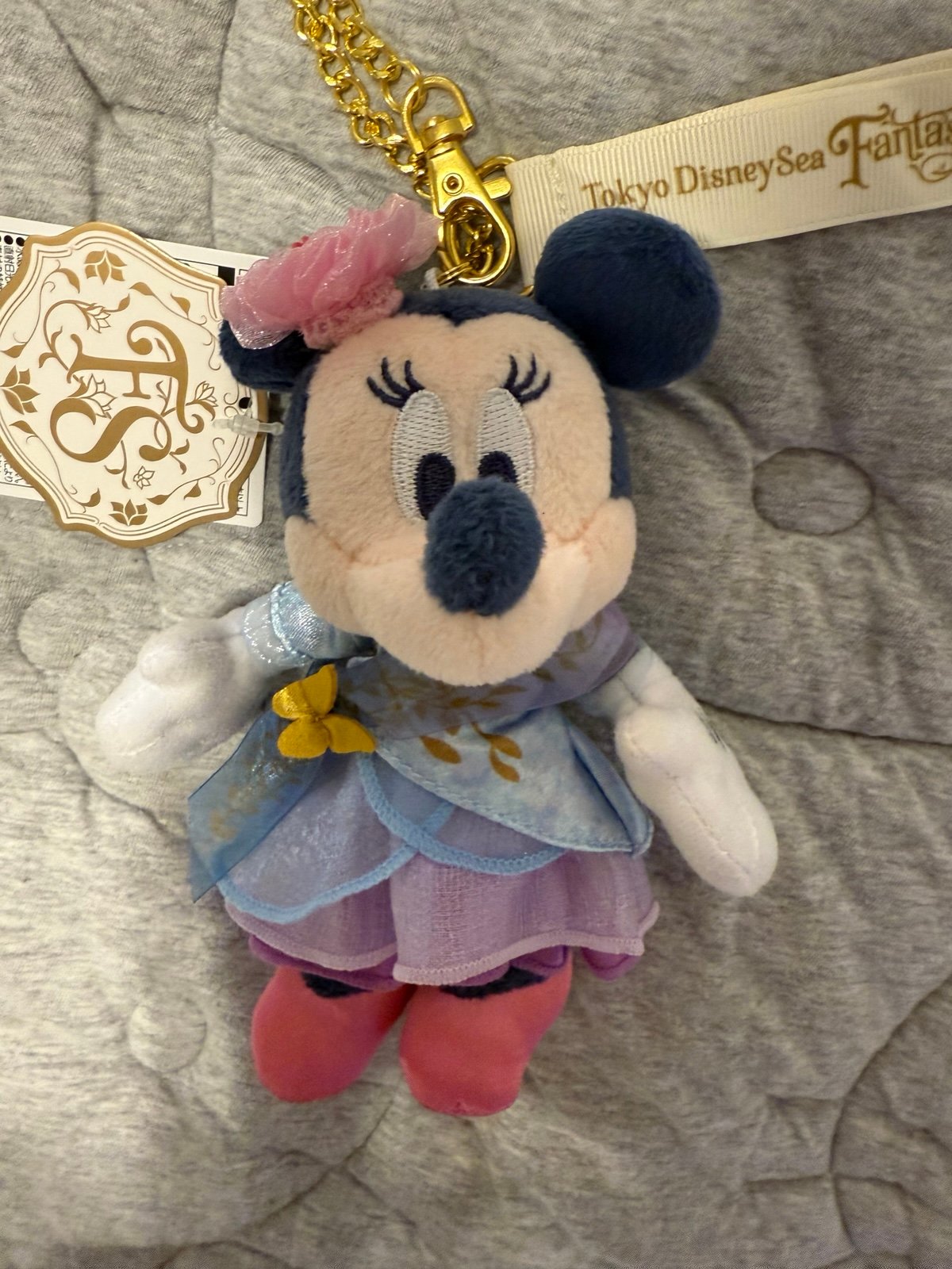 Tokyo Disney Resort Fantasy Springs Hotel Minnie Mouse Plush Keychain