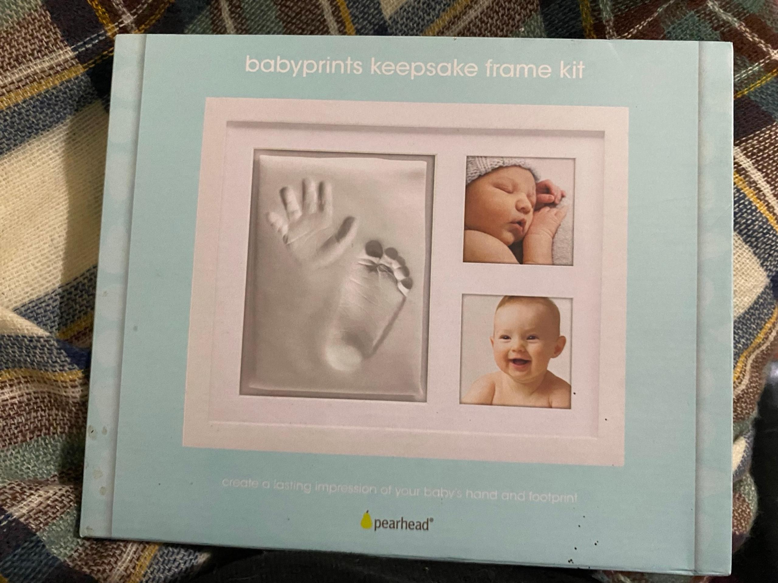 Capture your baby's hand and footprint - Pearhead