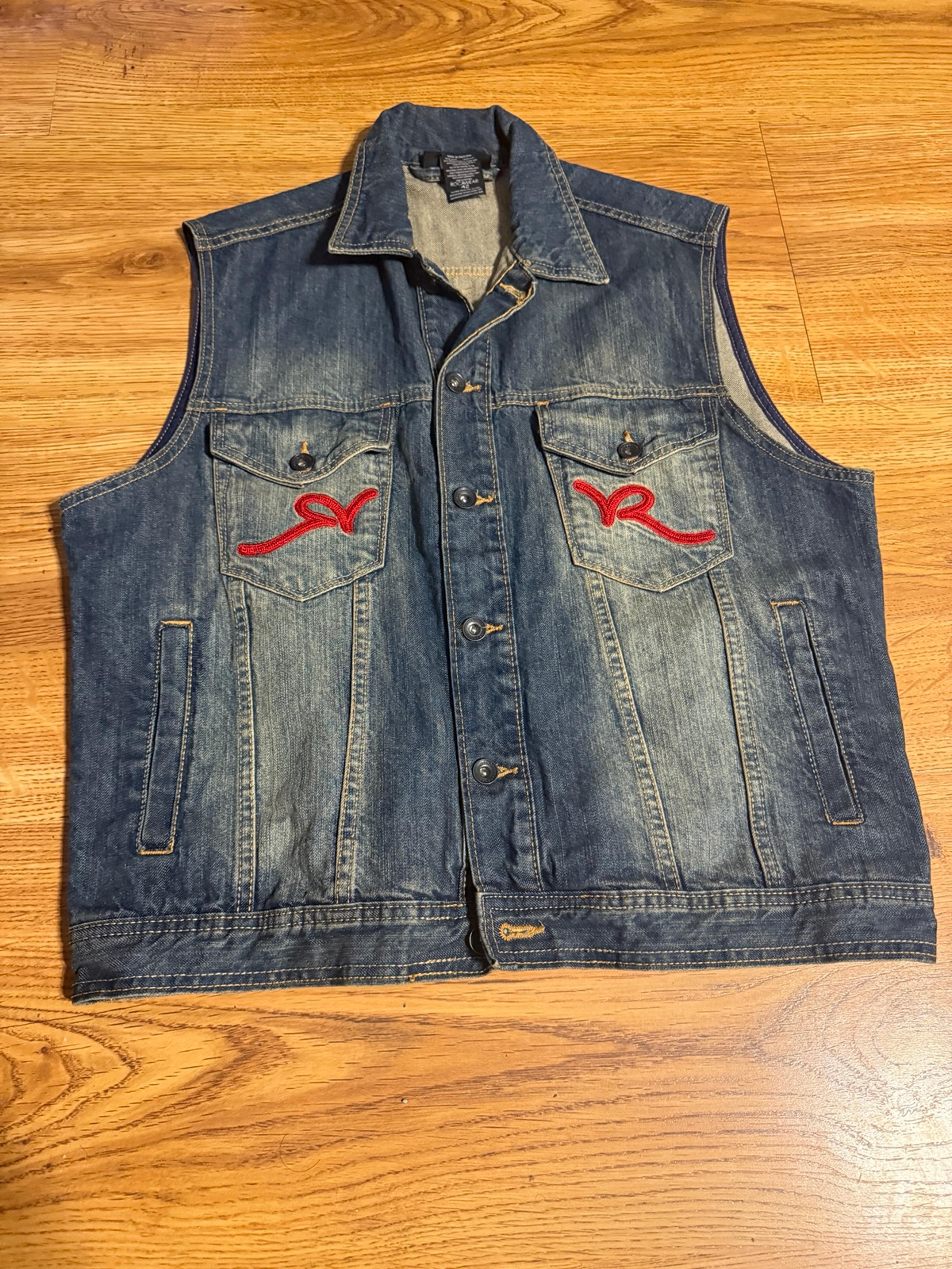 Rocawear Denim Button Front Blue Jean Vest Embroidered Pockets Mens 42