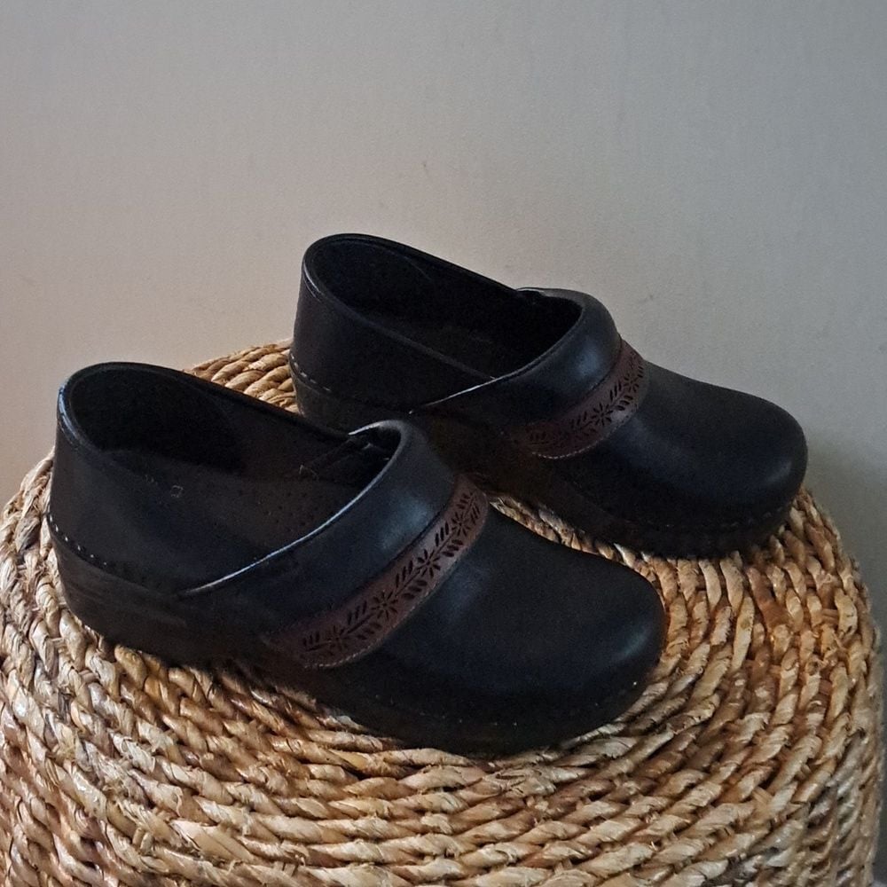 Dansko Womens Classic Black Leather Clogs Floral Strap EU38/US7.5-8
