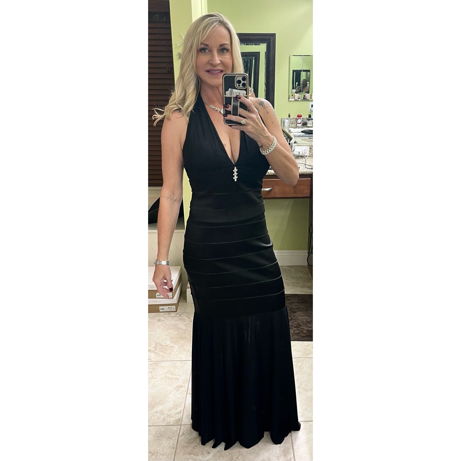 Cache Vintage Med mermaid Black rhinestone pendent halter clasp open back Maxi