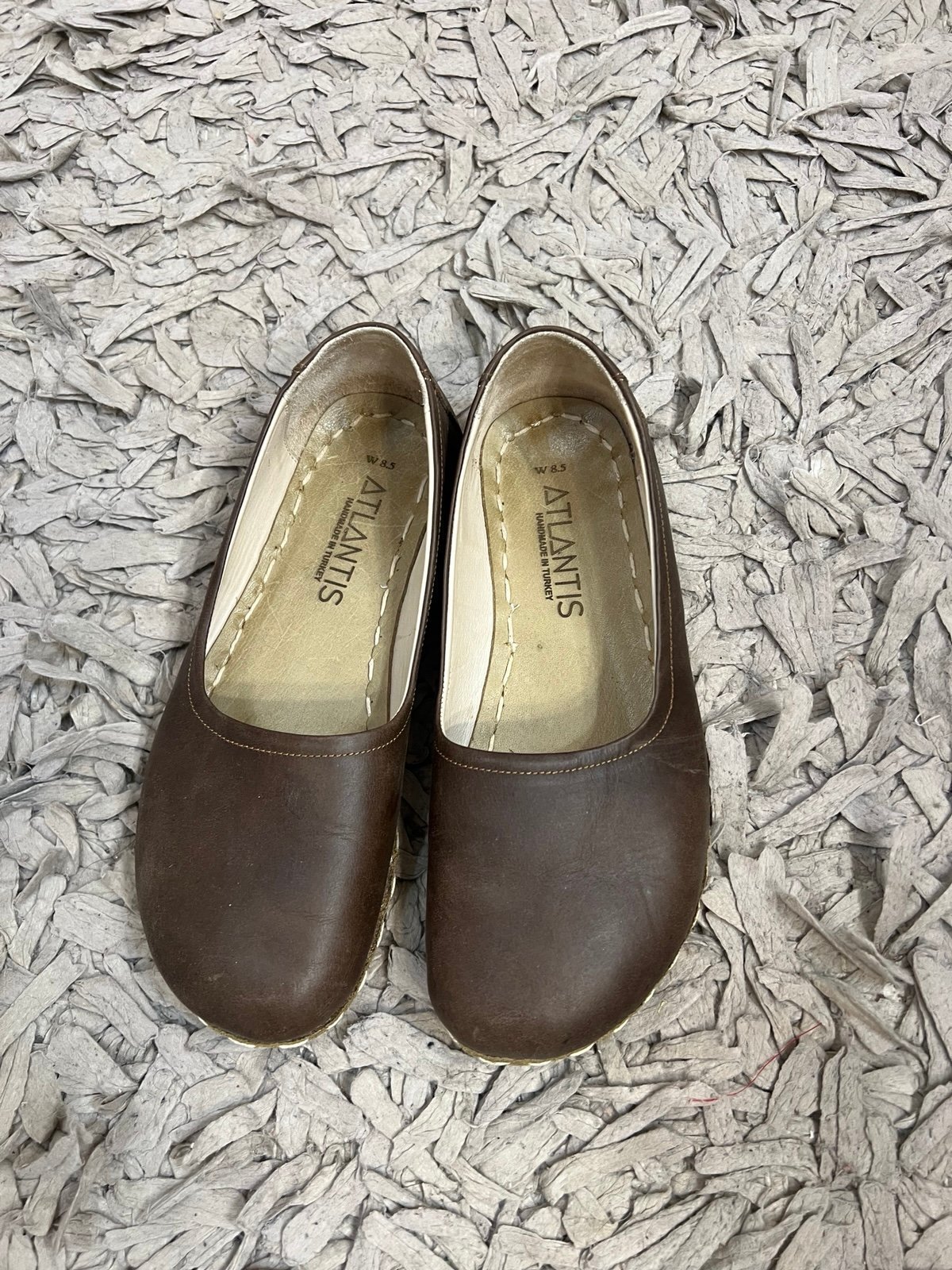 Woman’s Atlantis 100%leather handmade sz 8