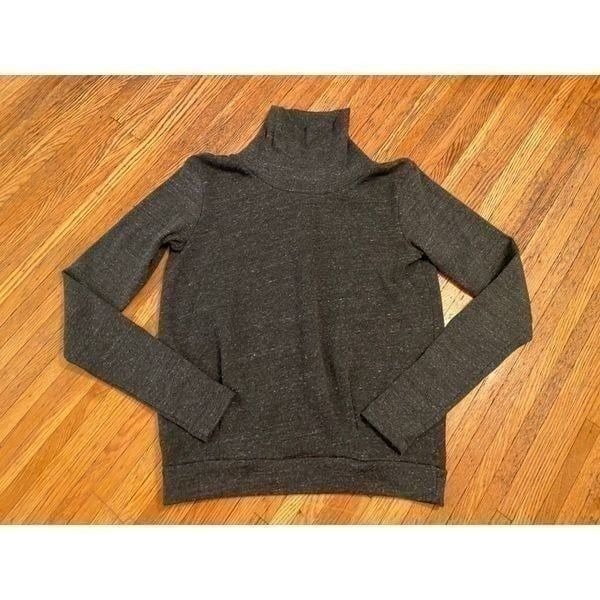 Alo Yoga grey heathered turtleneck/high neck sweatshirt