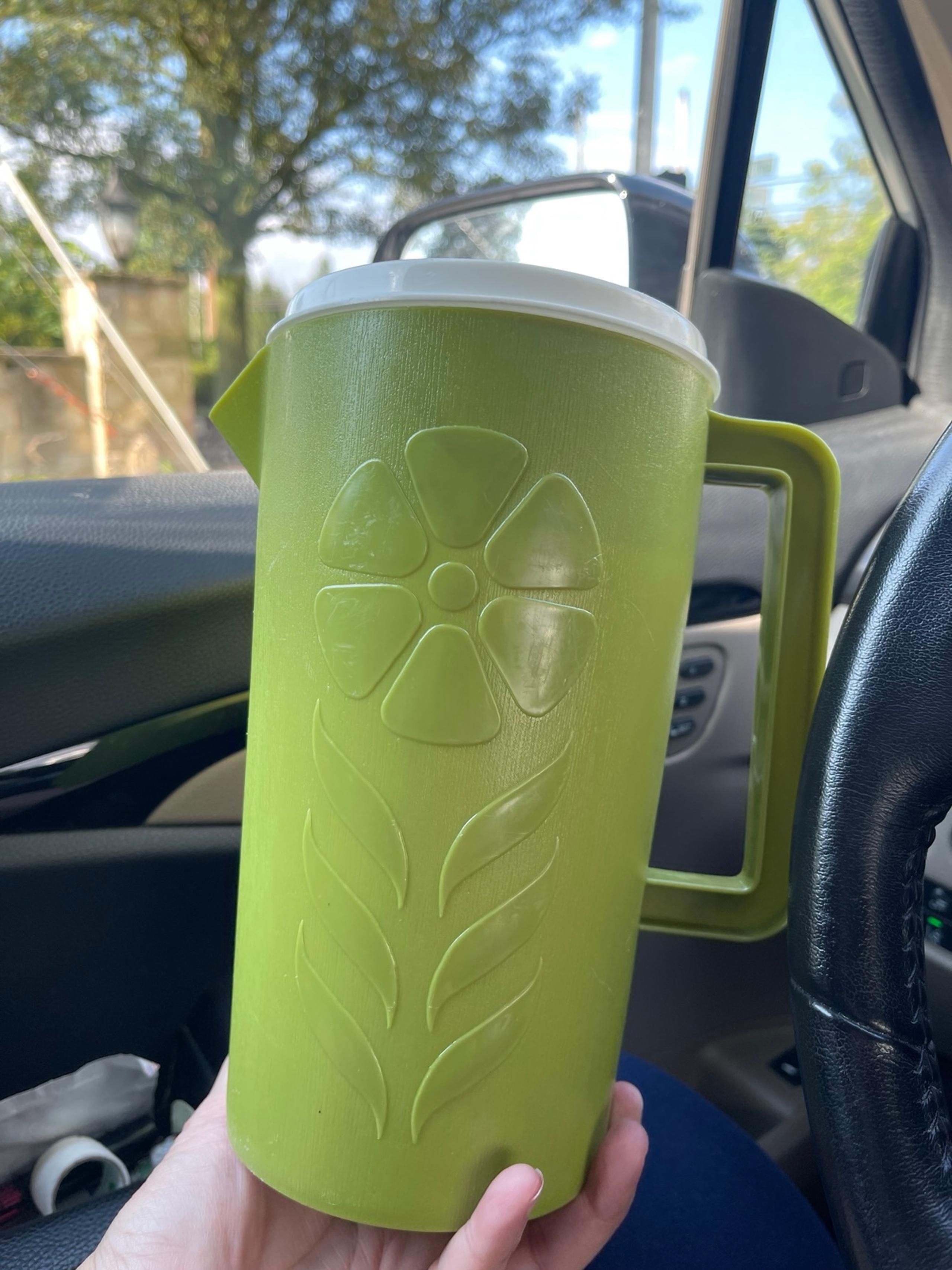 Vintage avocado green floral drink pitcher 1/2 gallon 1970s-80s - Sterilite