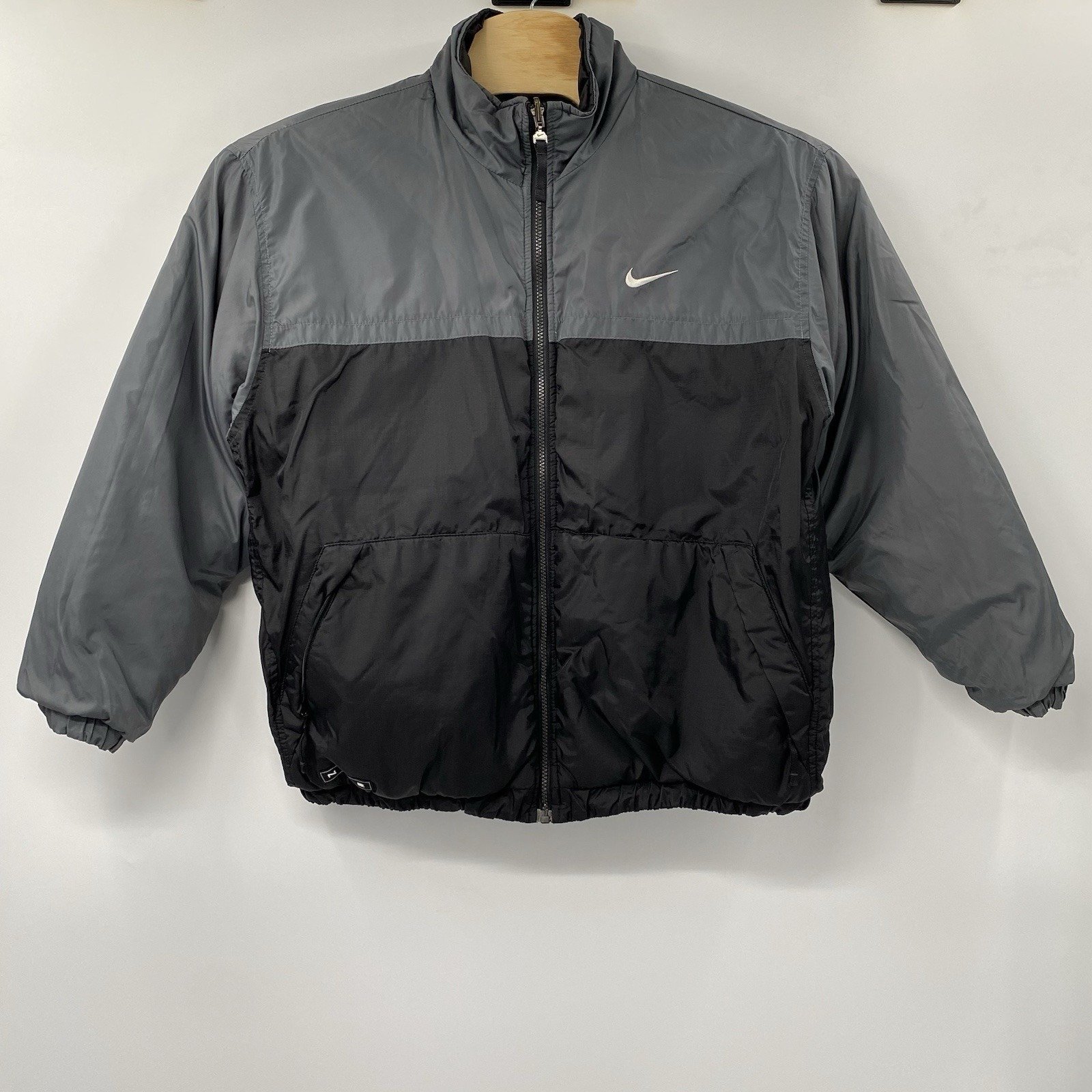 Nike Jacket Men's Medium Black Gray Polyester Filled Full Zipper Reversible Coat