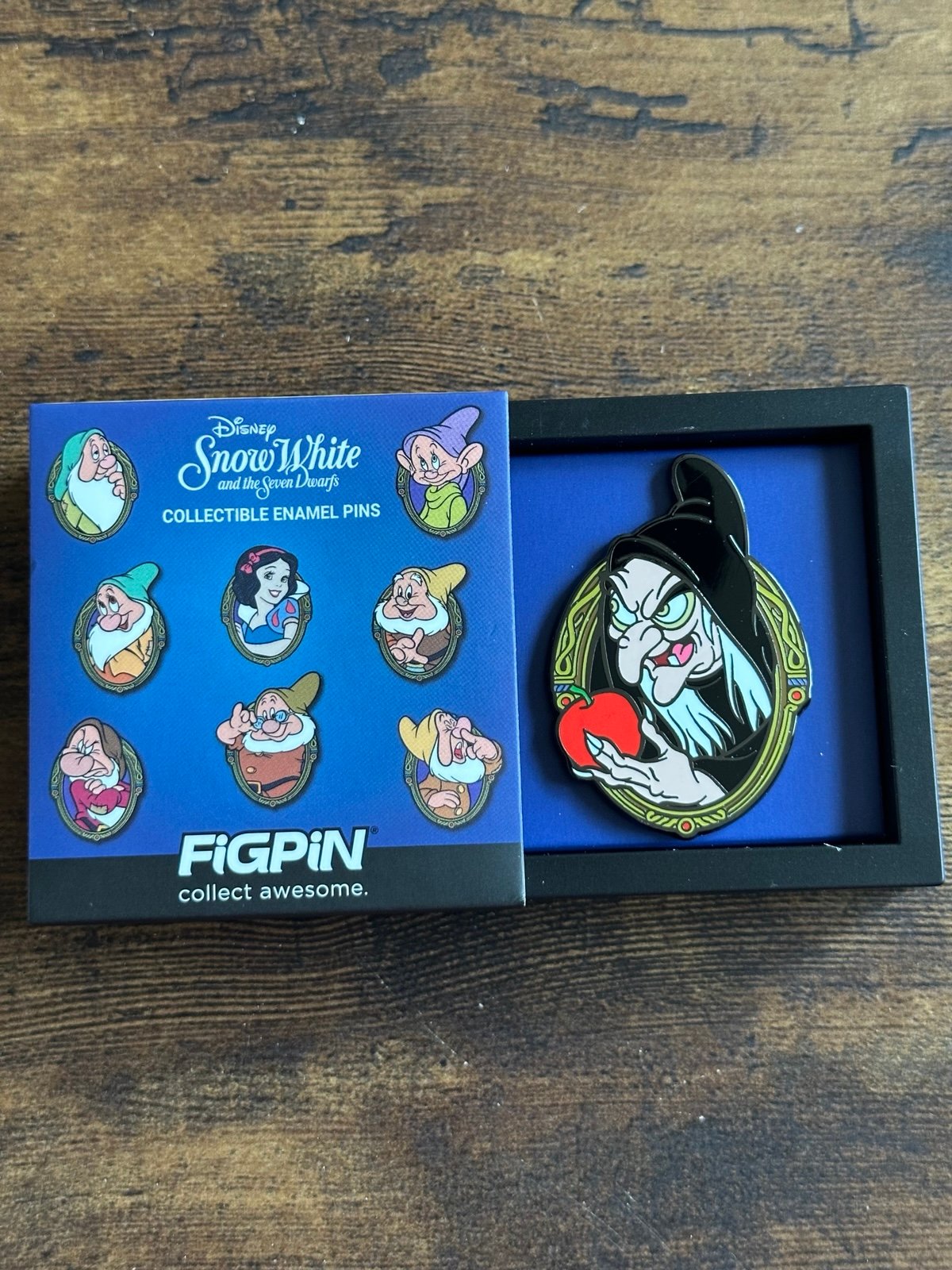 FigPiN Mystery Mini Disney Snow White And The Seven Dwarfs Evil Queen Hyper Rare