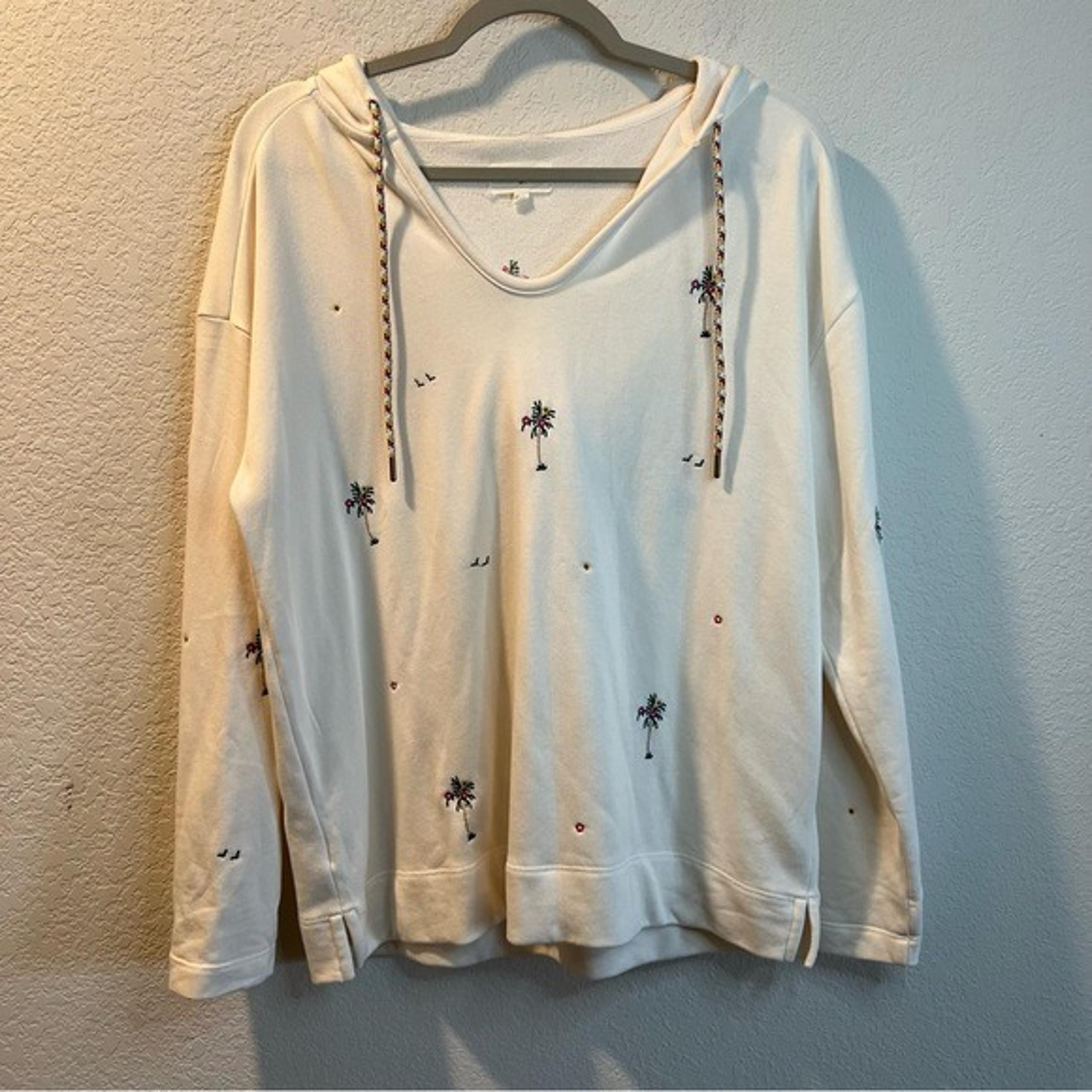 Women’s Lou & Grey ivory palm tree printed lightweight hooded pullover sweater S