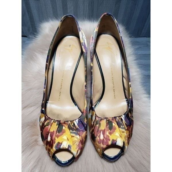 Giuseppe zanotti satin print pump shoes