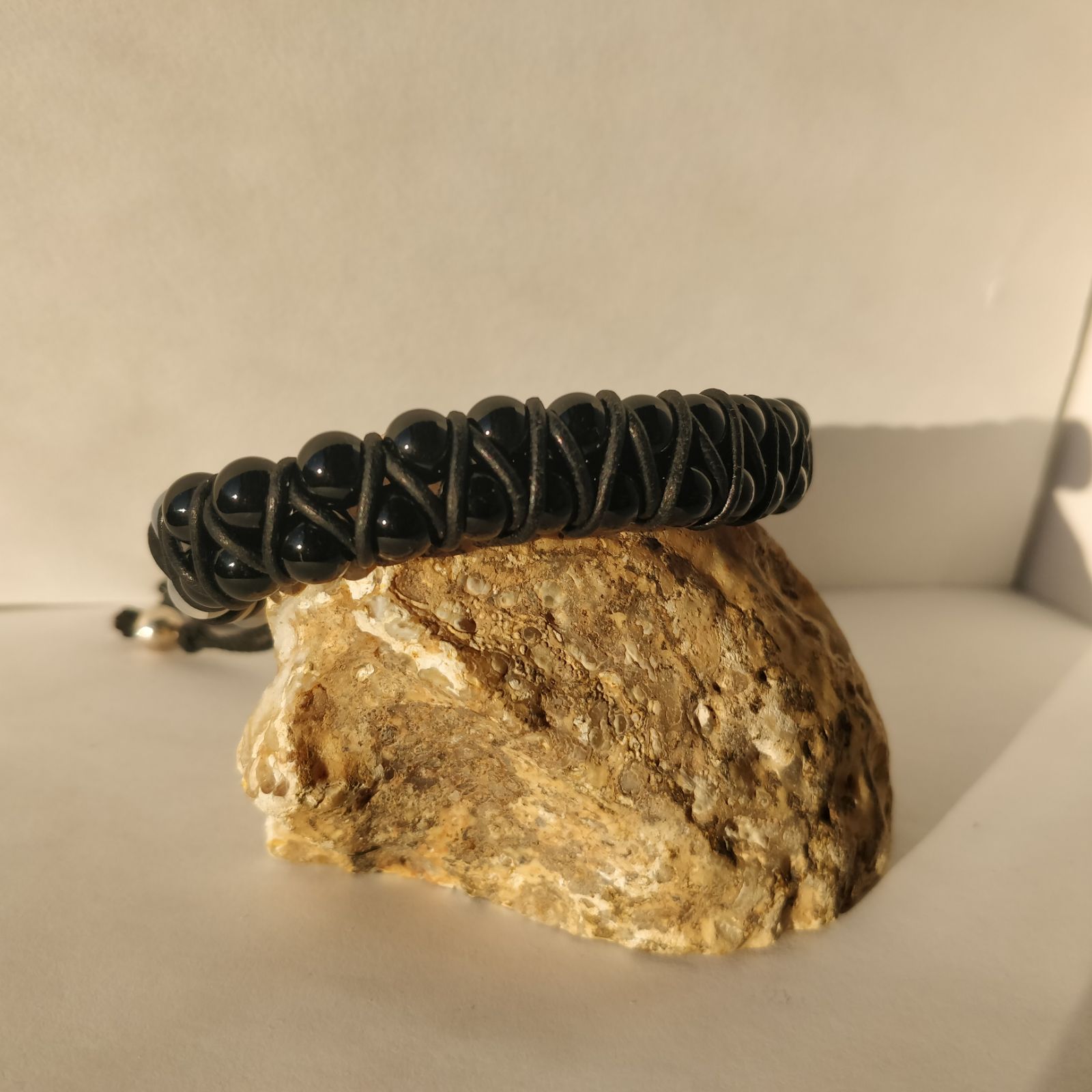 HANDMADE BLACK ONYX & WHITE AGATE GEMSTONE BEADED ADJUSTABLE BRACELET DAVID YURM
