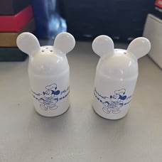 DISNEY Mickey Ceramic Salt and Pepper Shaker Set
