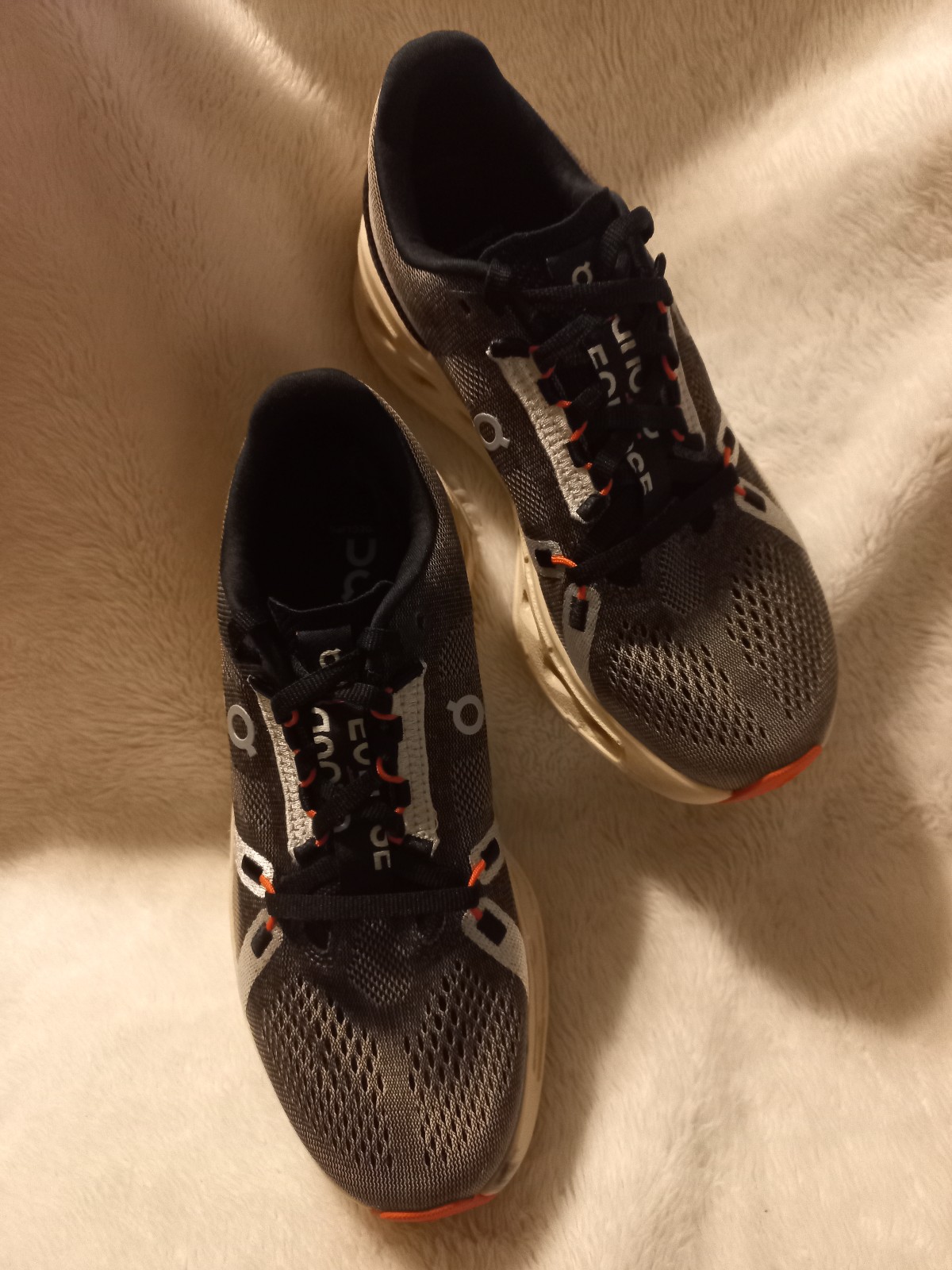 ON RUNNING CLOUDECLIPSE SNEAKERS SIZE 6.5 WOMENS