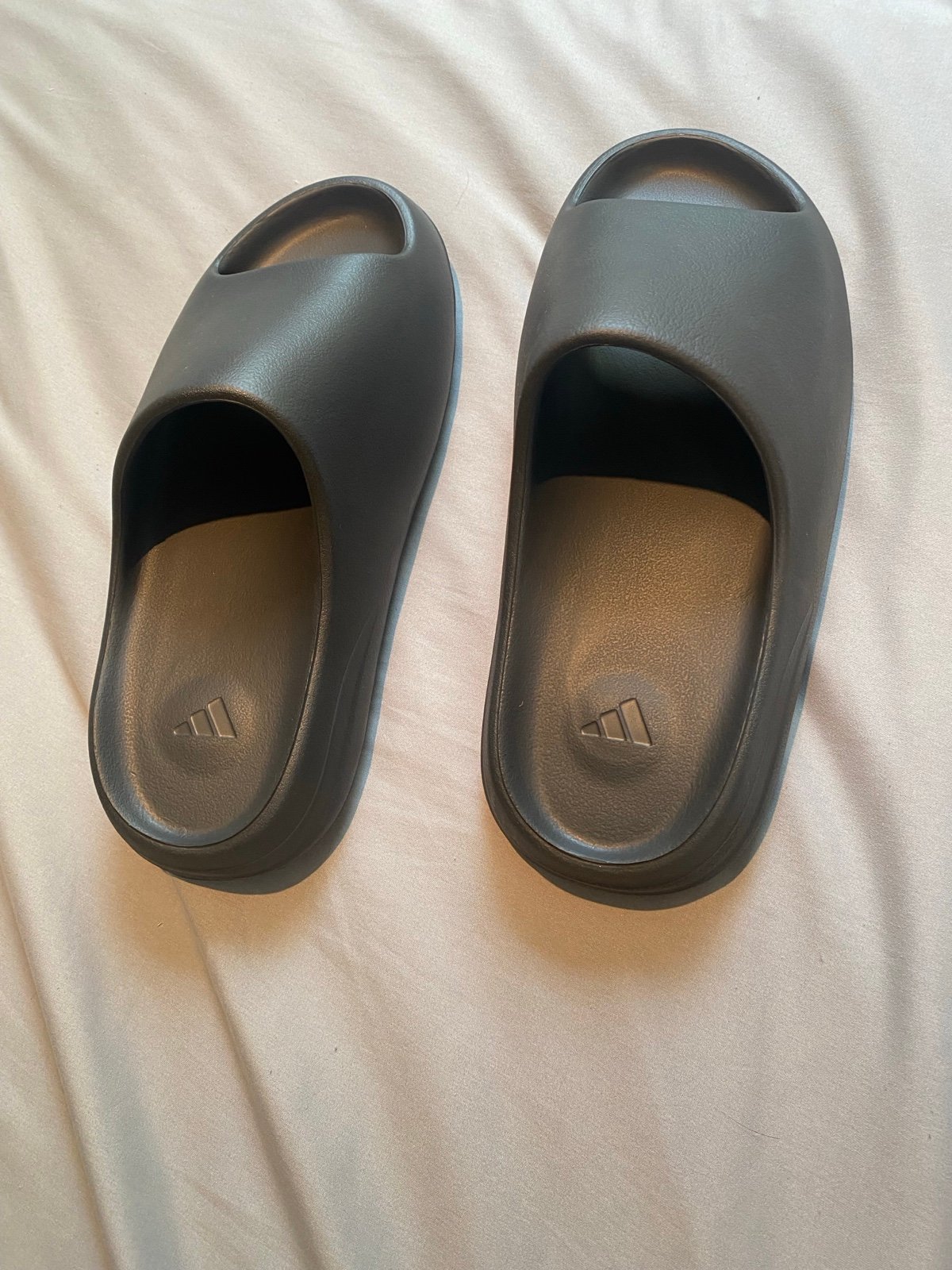 Adidas Yeezy Slides Onyx Size 11