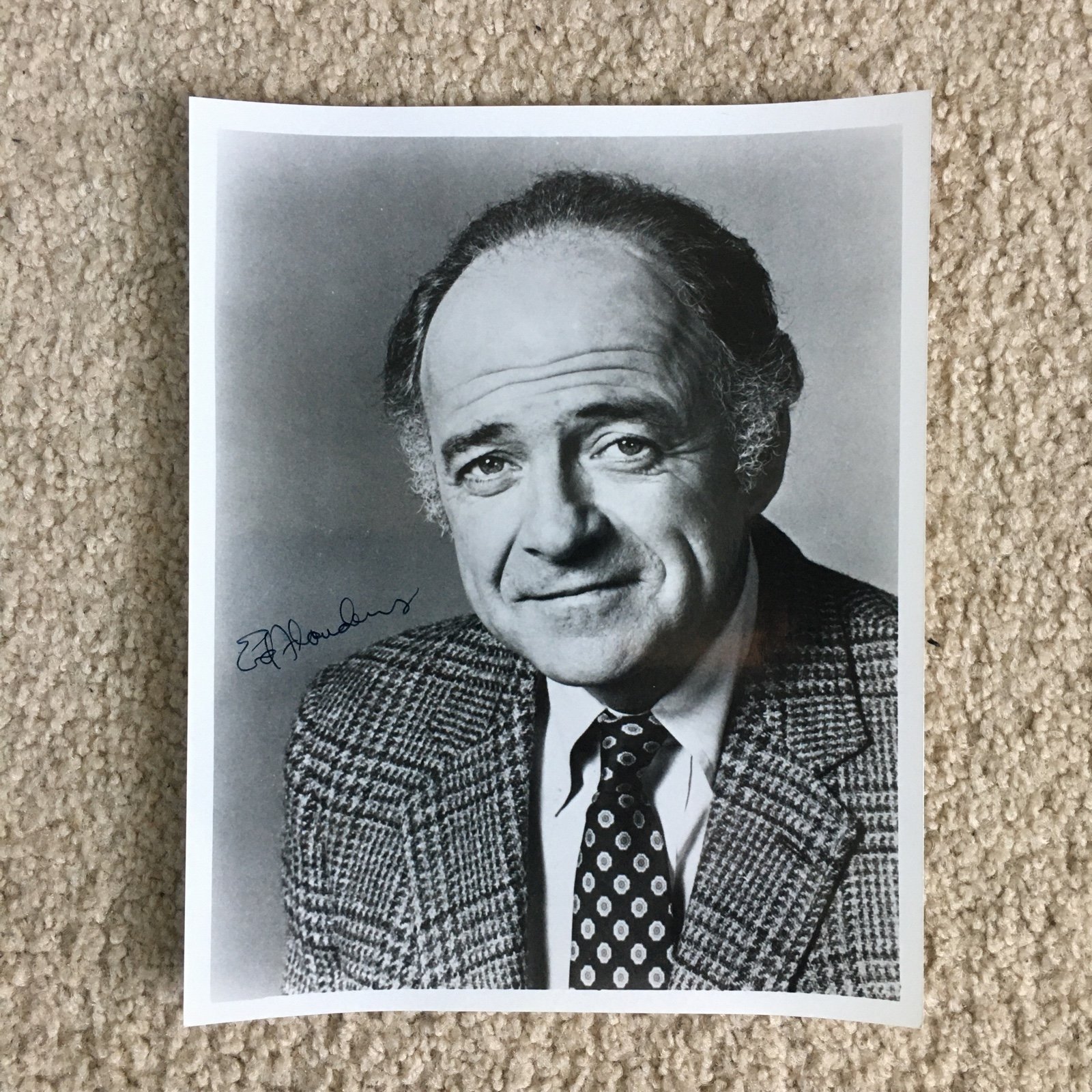 ED FLANDERS Signed Autographed Black & White Photo 8 X 10” - St. Elsewhere Actor