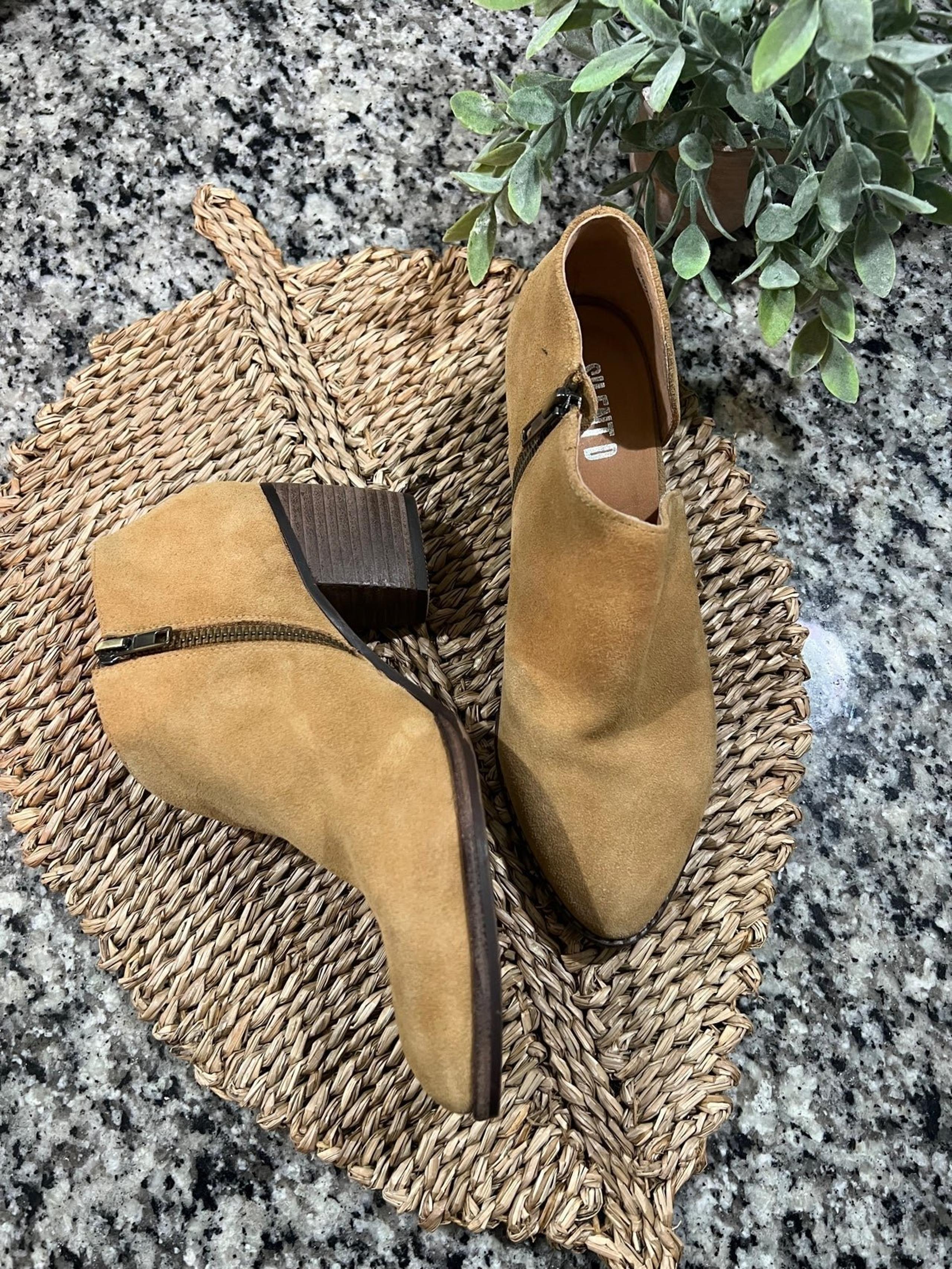 Silent D Bichon Cut-out Ankle Boots SZ 37