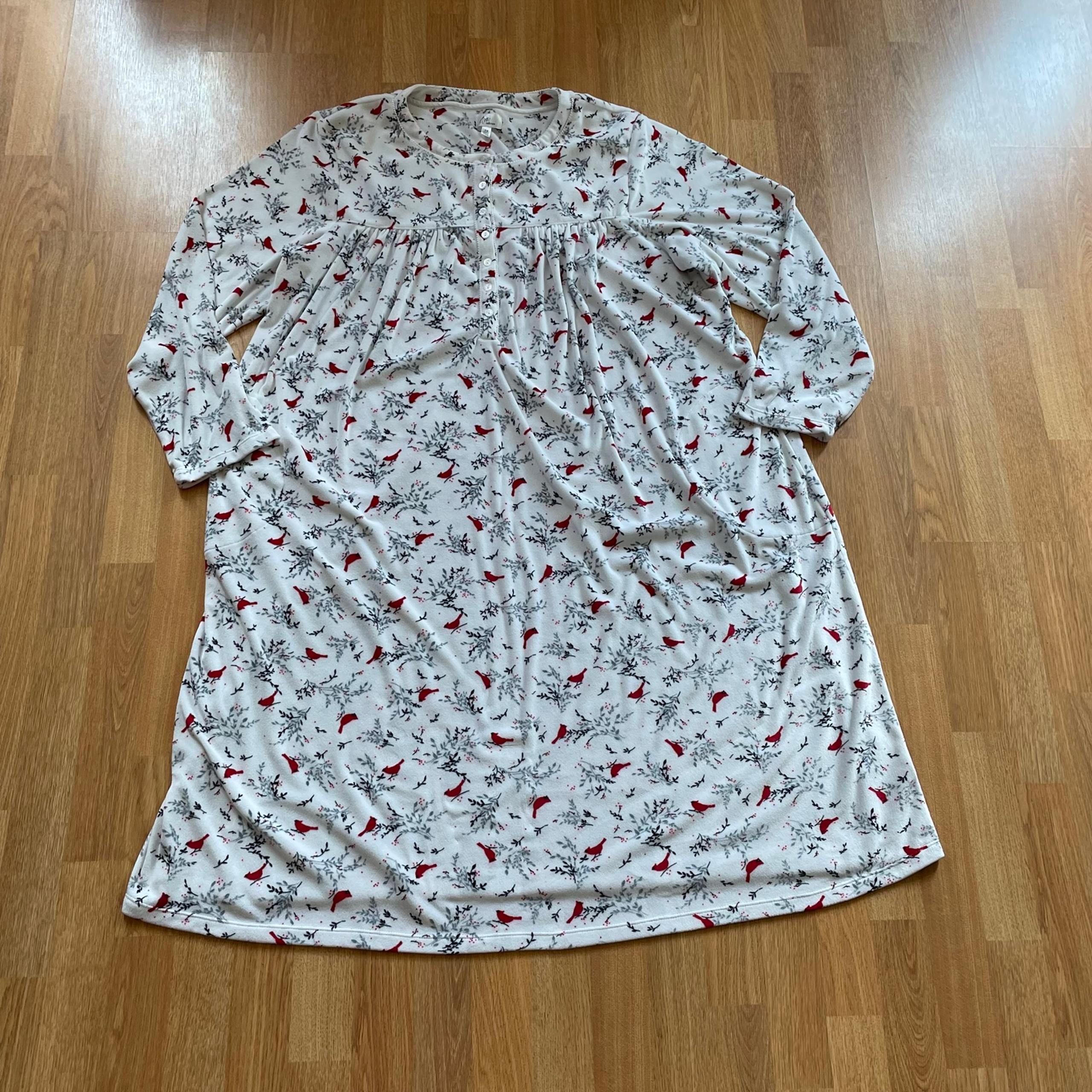 Aria 3X Nightgown Medium White Red Cardinal Soft
Fleece Long Sleeve
Grannycore