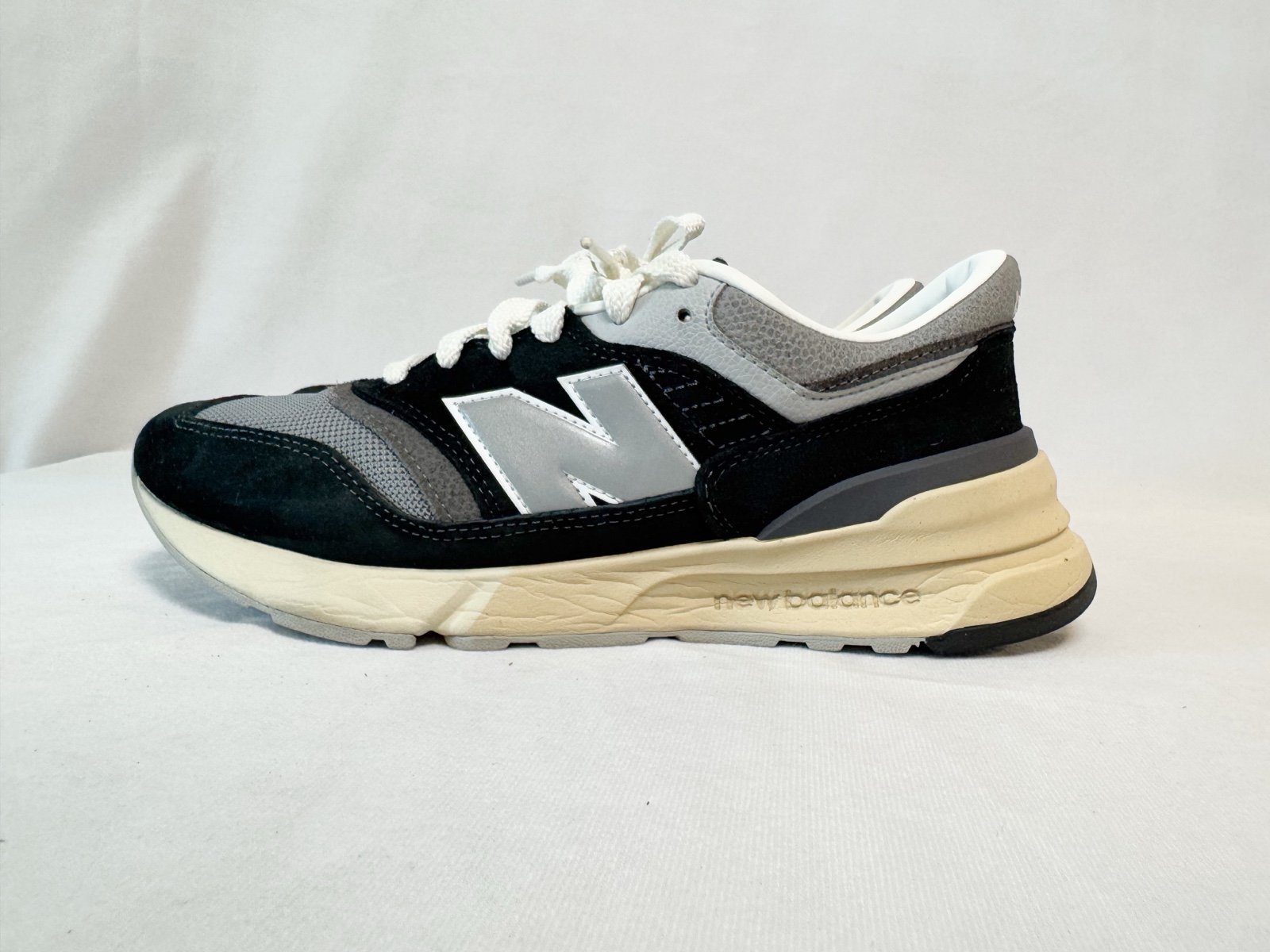New Balance x J Crew 997R Men’s Sneakers - black - Size 8