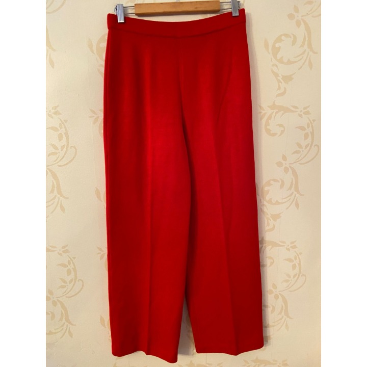 Ladies Size 8 St. John Red Beautiful Pants