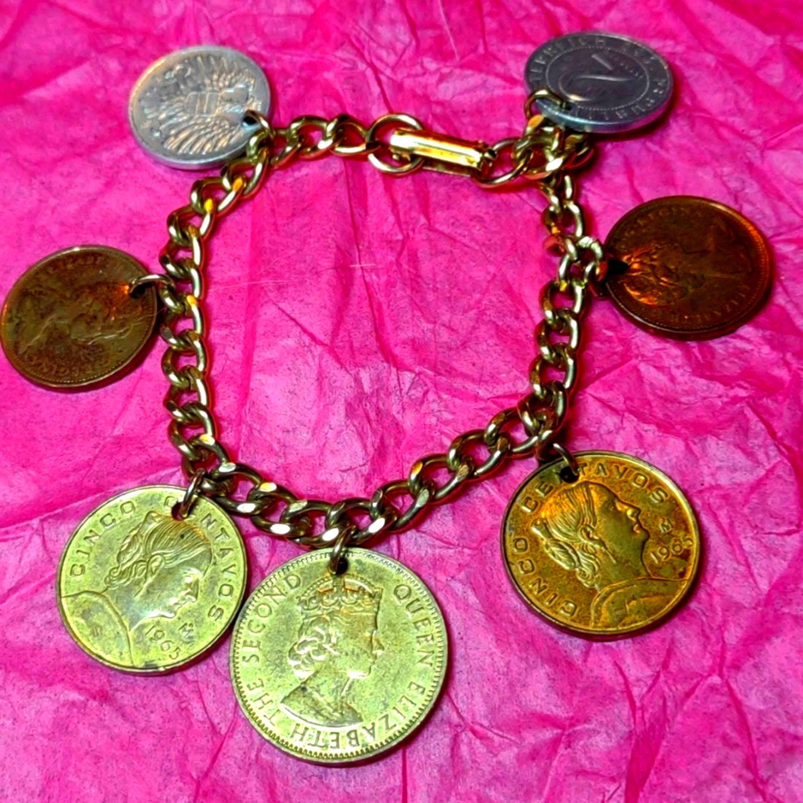 Beautiful world coin bracelet~beautiful coins and sturdy chain
