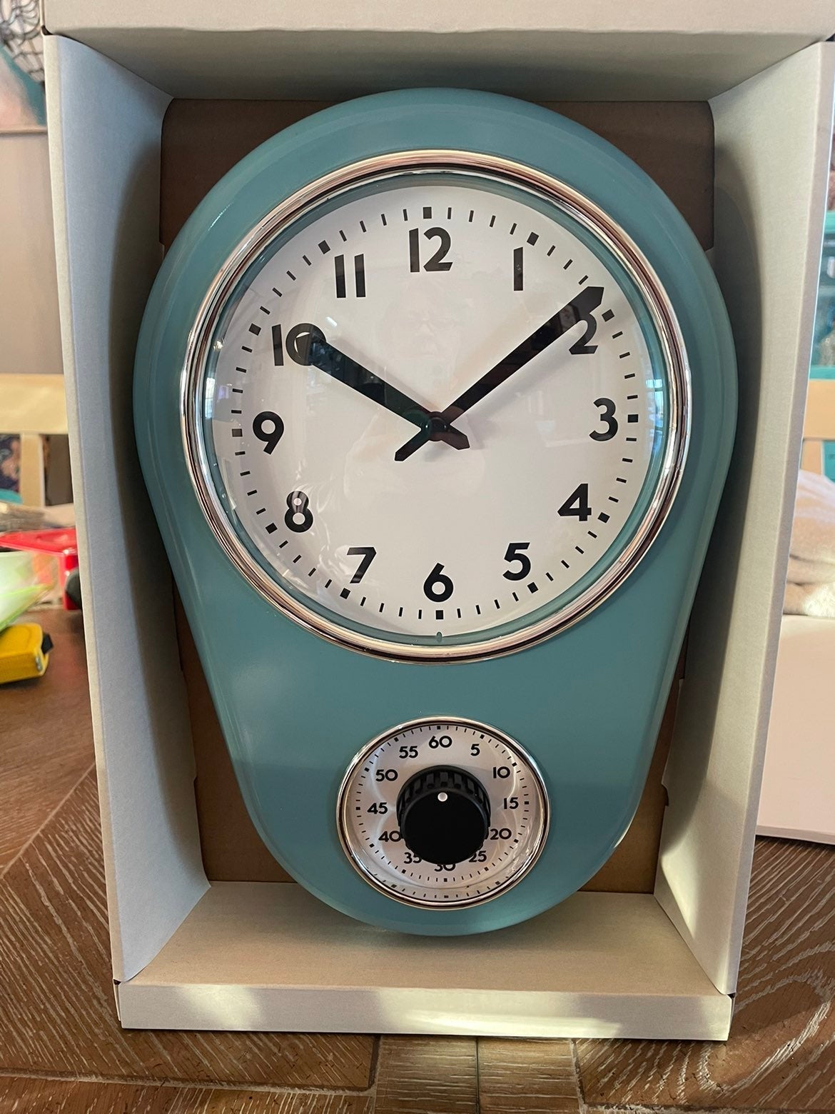 NO Beluga BlueOil Painting Clock Retro Clock Battery Powered Home Decoration Wall Clock; Circular Clock Decorative Clock Creative Clock Dual Purpose Clock NO Beluga BlueOil Painting Clock Retro Clock Battery Powered Home Decoration Wall Clock; Circular Clock Decorative Clock Creative Clock Dual Purpose Clock