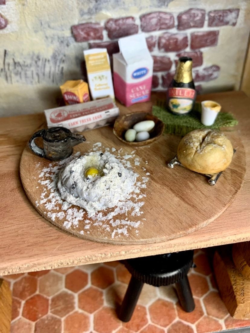 SOLD Irish Soda Bread Miniatures 1:12