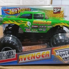 Monster Jam 2012 30th Anniversary GREEN AVENGER 1:24 Scale Die Cast Truck