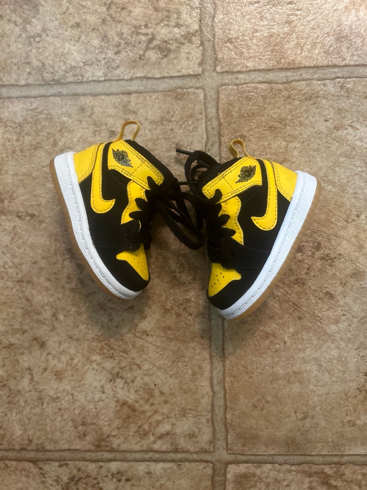 2c Nike Jordan 1 baby newborn infant boys yellow
