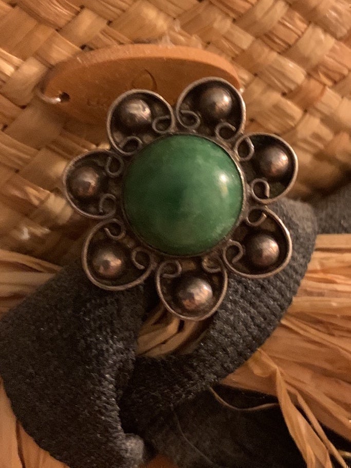 NATIVE/VINTAGE - Green Round Cabochon Turquoise Ornate Sterling RING