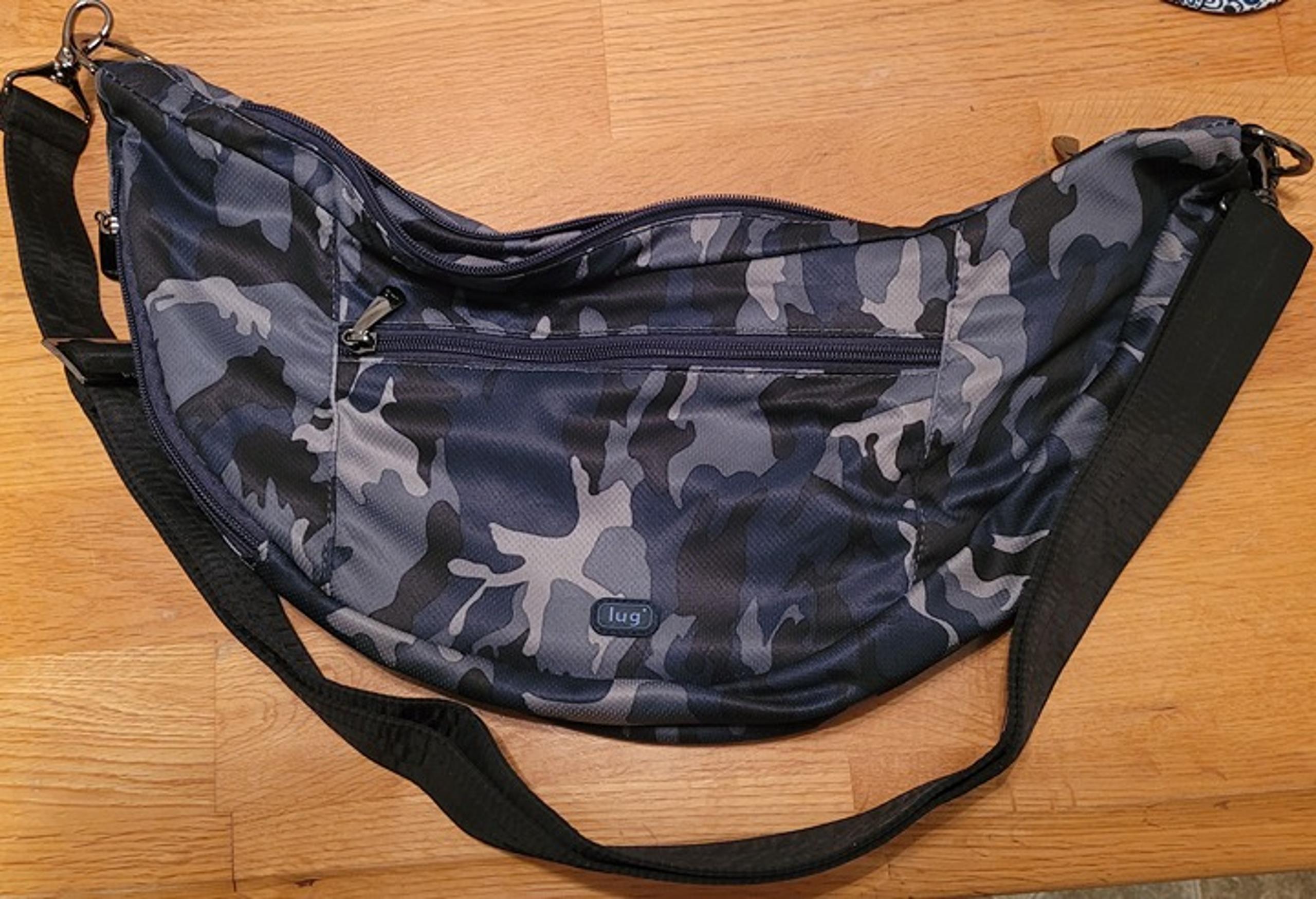 Lug Travel Boomerang Freestyle Sling Crossbody Shoulder Bag Navy Camo New/Unused