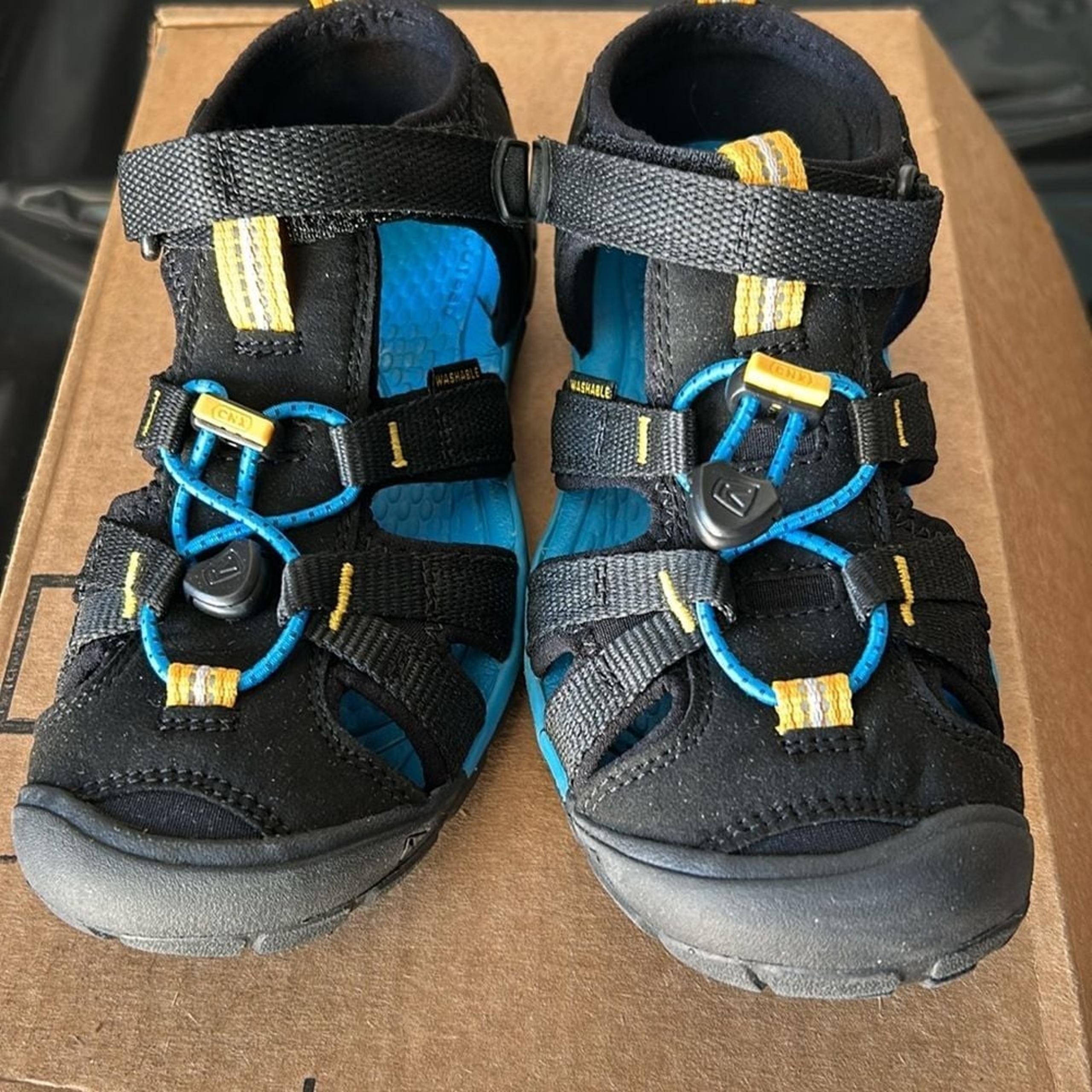 Keen Newport H2 Blue and Blqck Unisex Big Kid Sandals Size 1