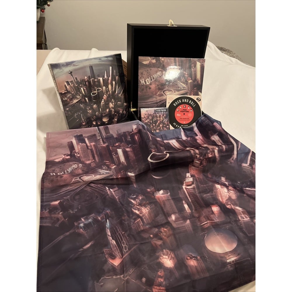 Sonic Highways by Foo Fighters (Record box set, 2014) Very Rare Box Set-see Pics