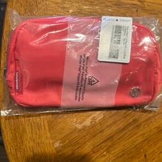 Lululemon Everywhere Belt Bag NWT