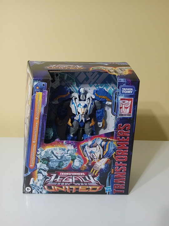 Transformers Legacy United Star Raider Thundertron, Nightstrike & Calcitron