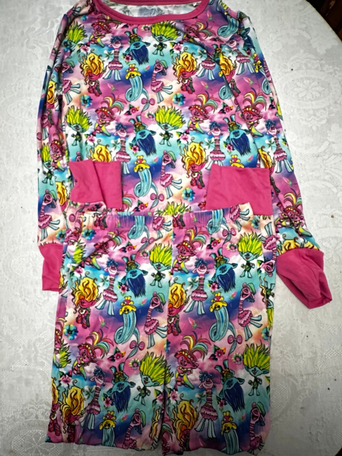 Trolls long sleeve pjs little snuggles size 7/8. Bamboo. Wore twice only