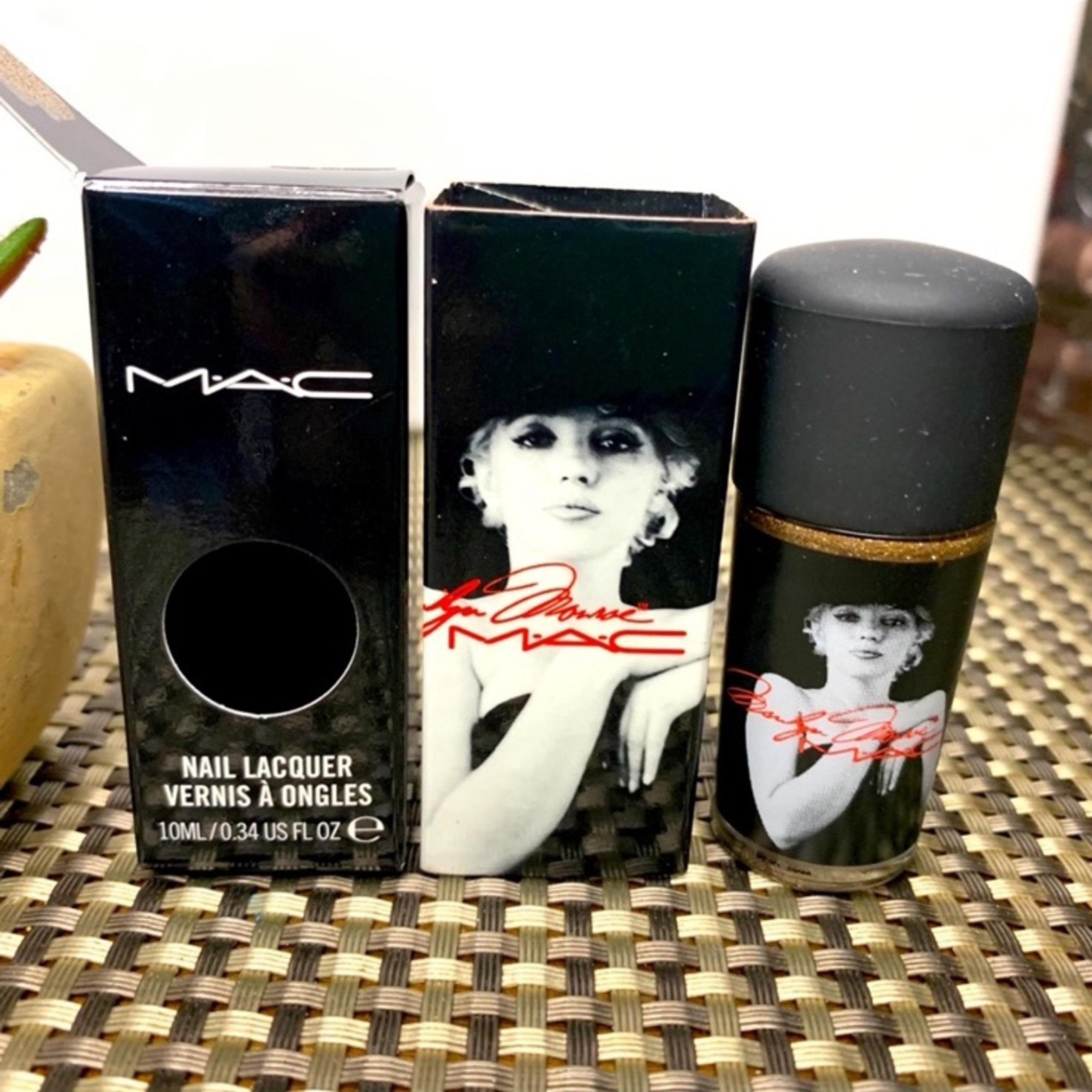 Mac Cosmetics X Marilyn Monroe Nail laquer Rich Rich Rich Nail Polish