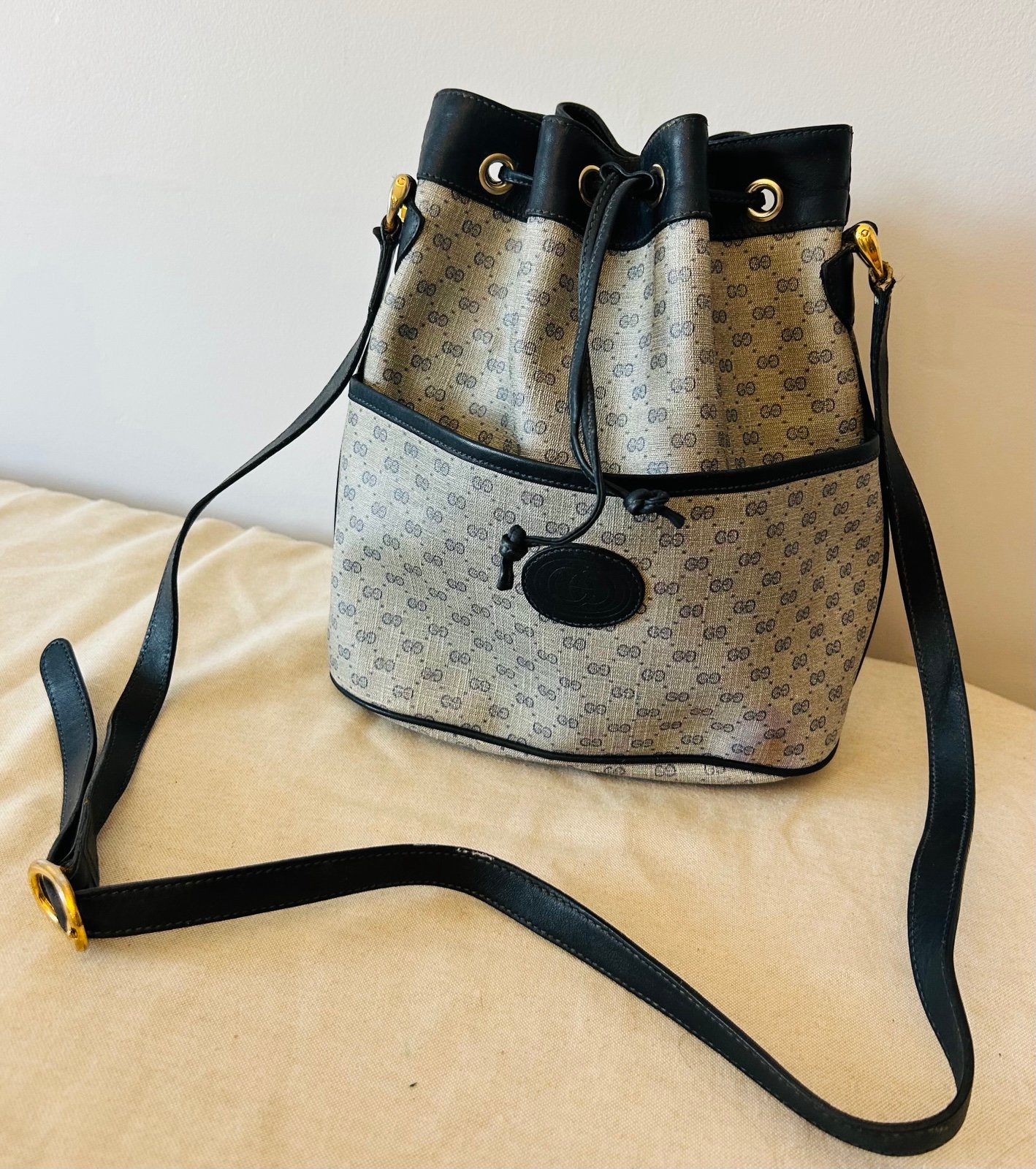 vintage Gucci bucket bag