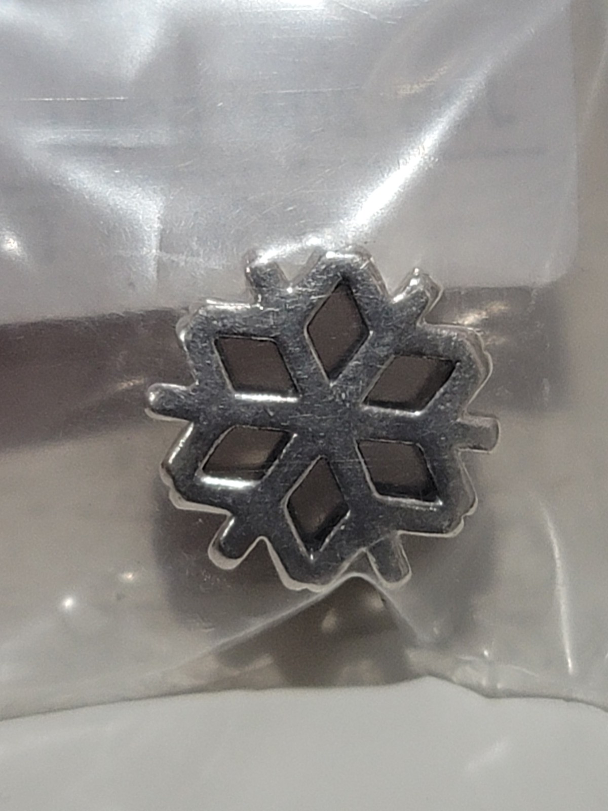 100% Authentic Pandora Polished Snowflake