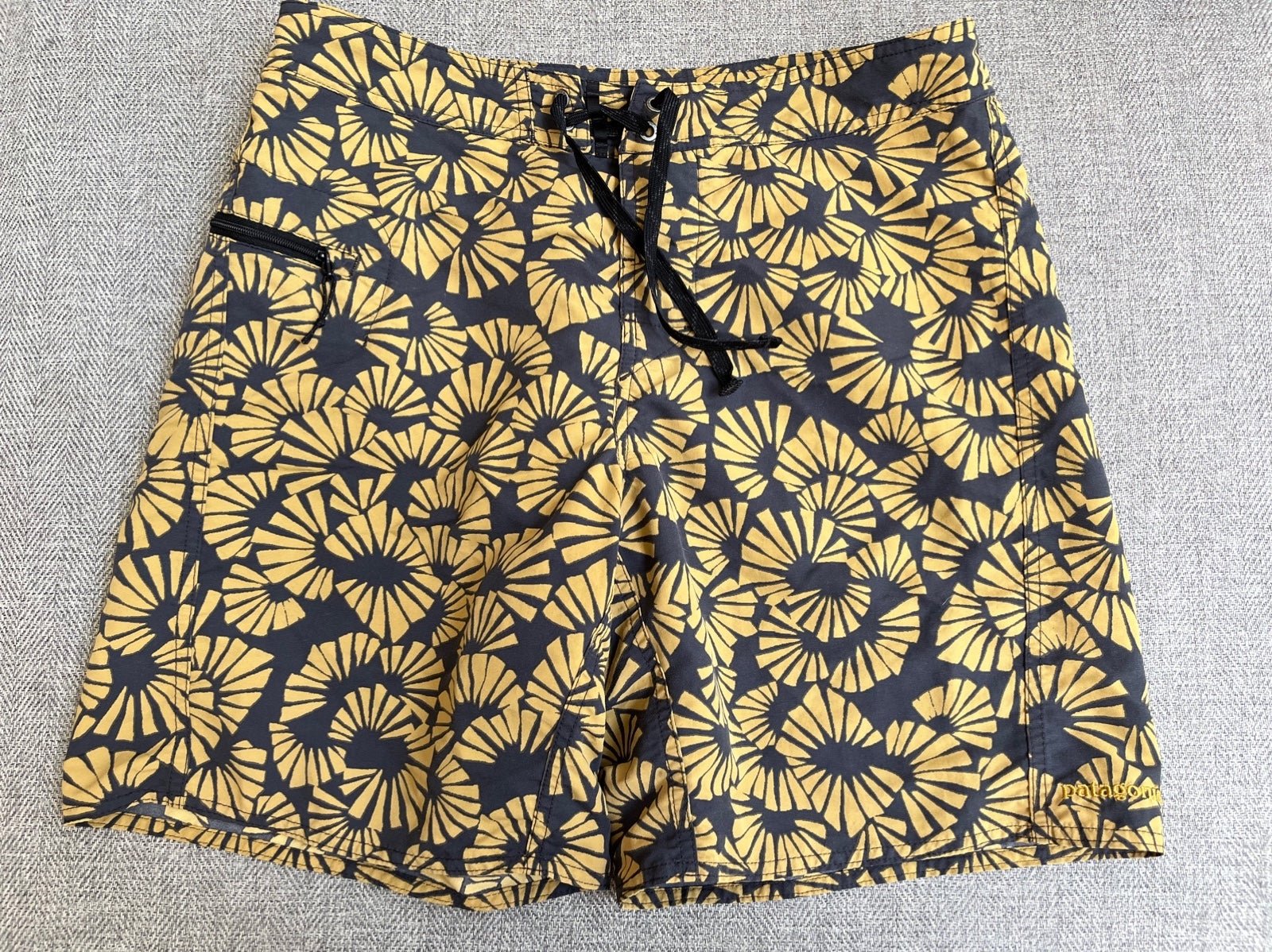 Patagonia Men’s Board Shorts Swim Trunks sz 32