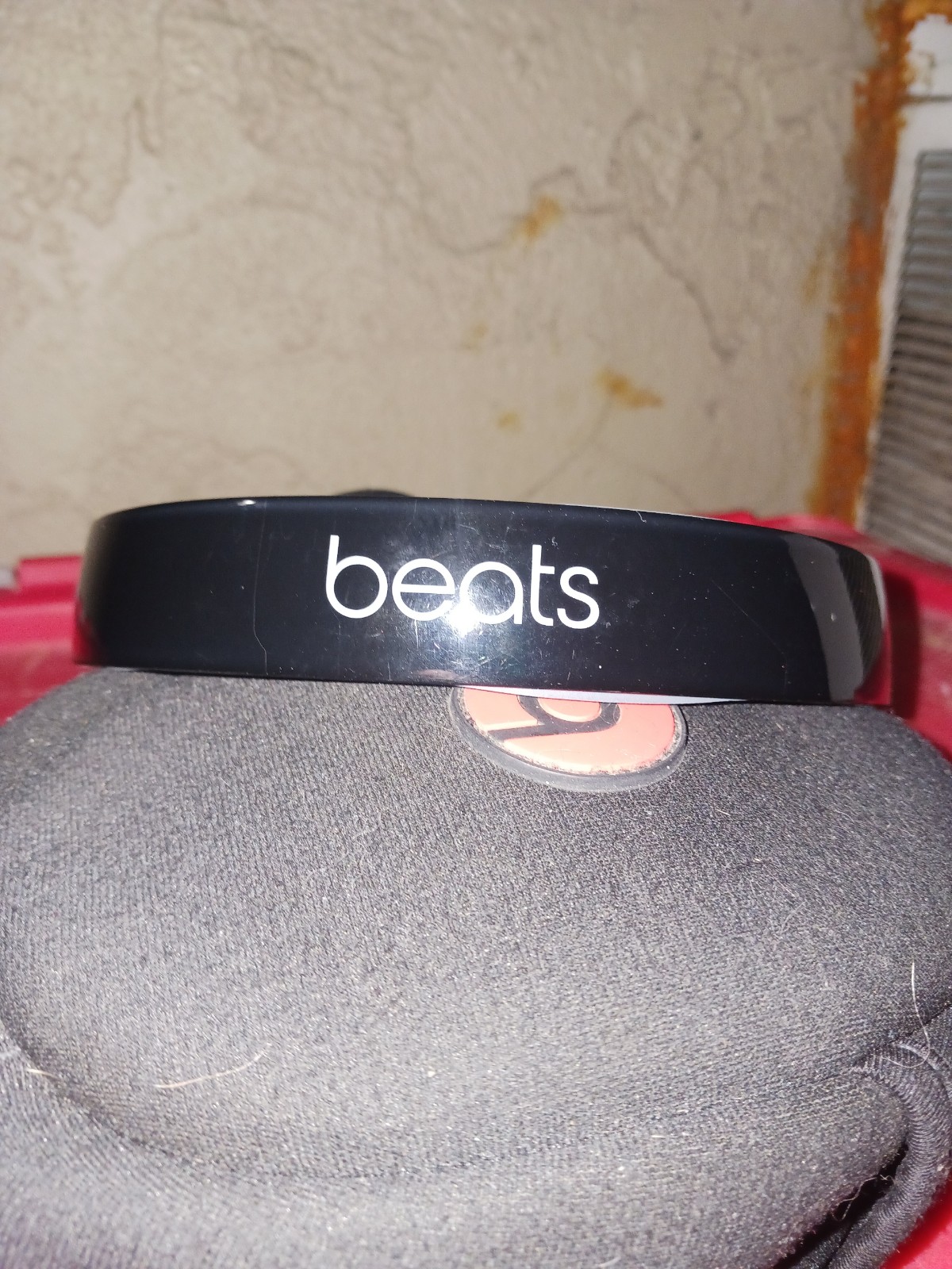 Beats by Dr. Dre Beats Solo³ Wireless in Defiant Black-Red