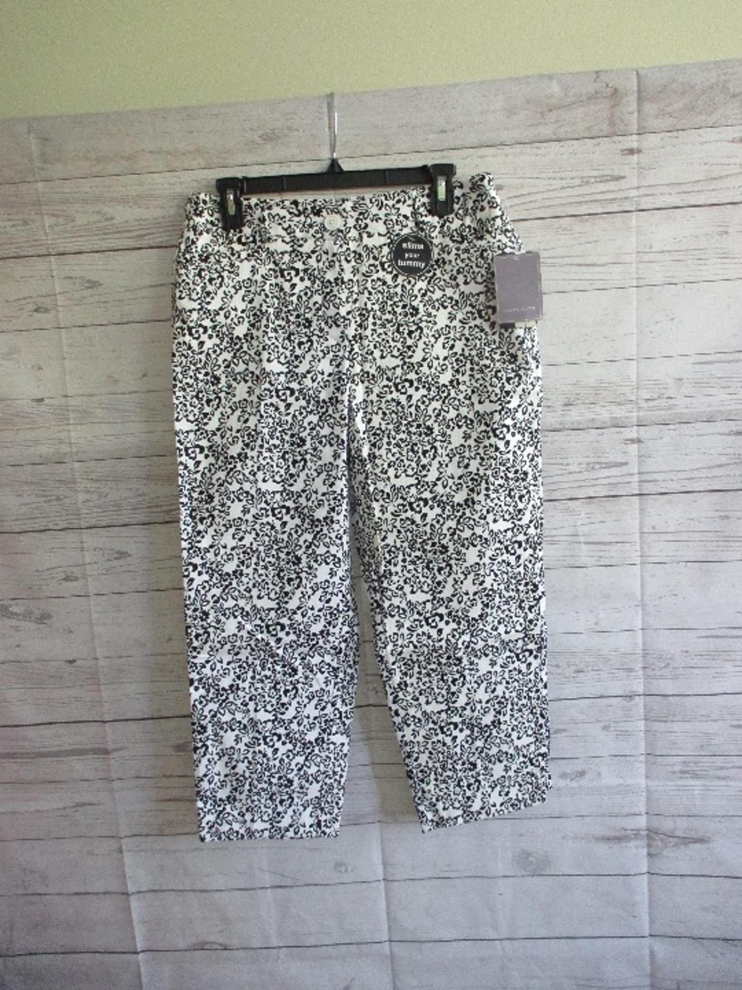 NWT - LAURA SCOTT Capri - sz 8 - $40.00