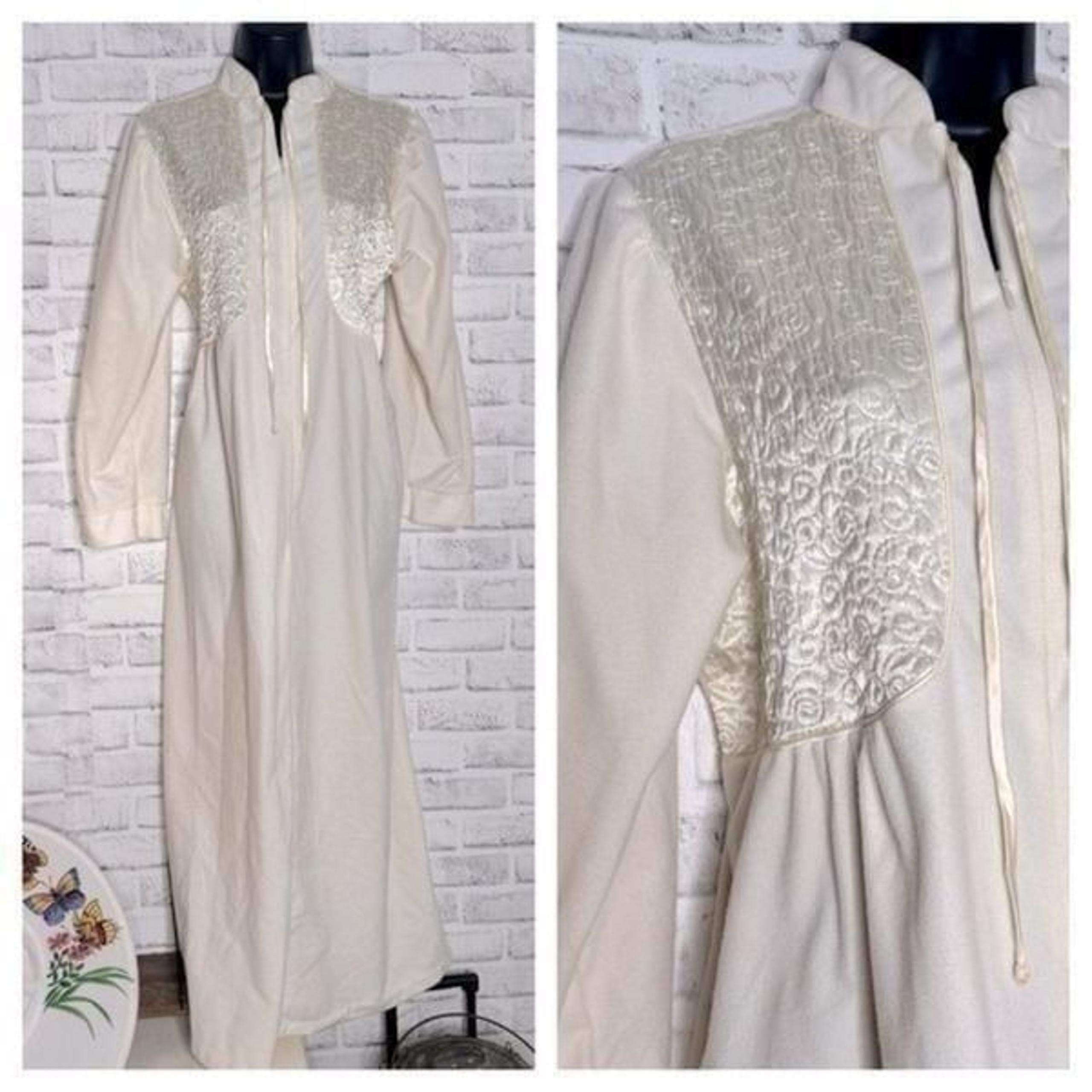 Vintage Sears Cachet Ivory Nightgown Size Medium