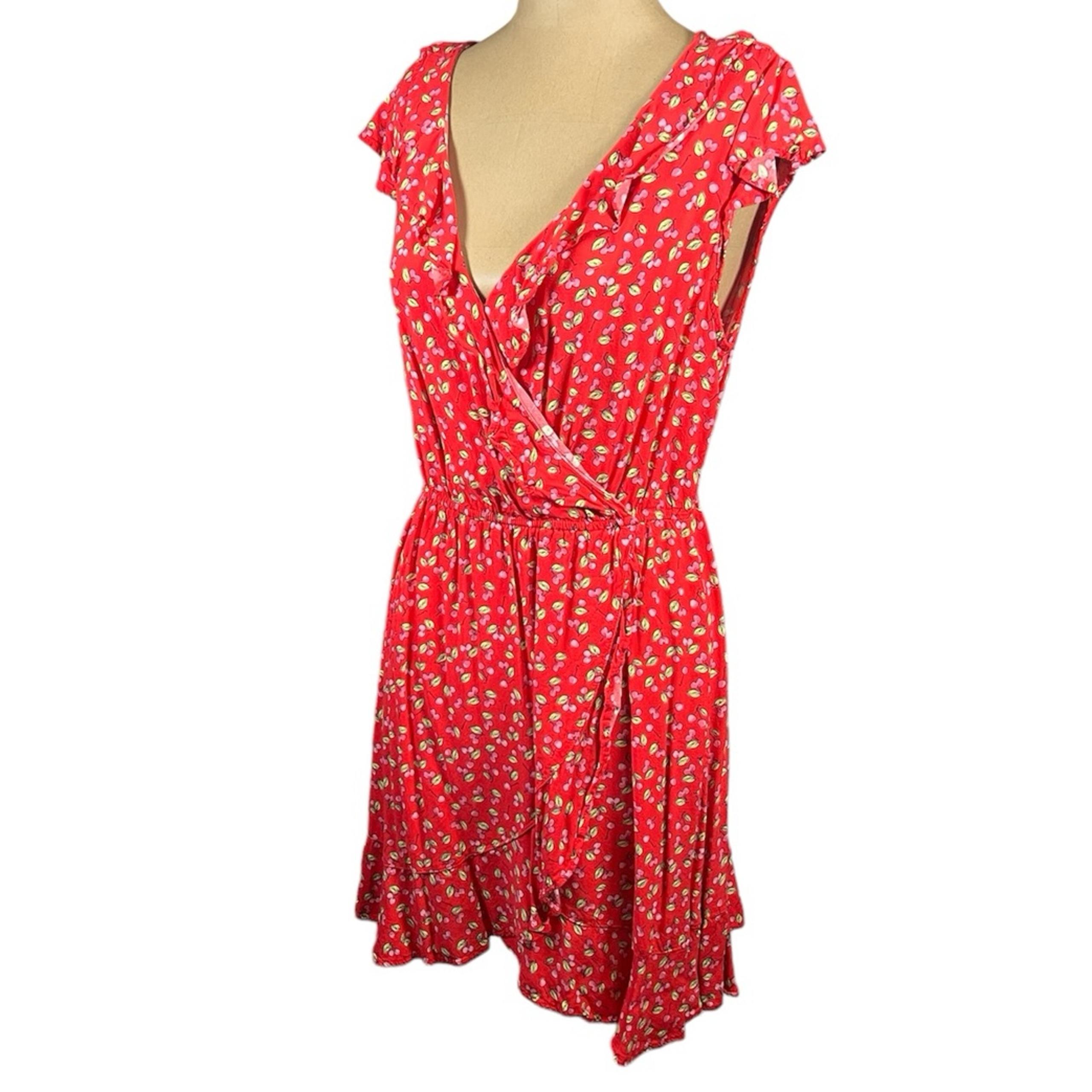 ARIZONA Cherry Print Faux Wrap Size Medium