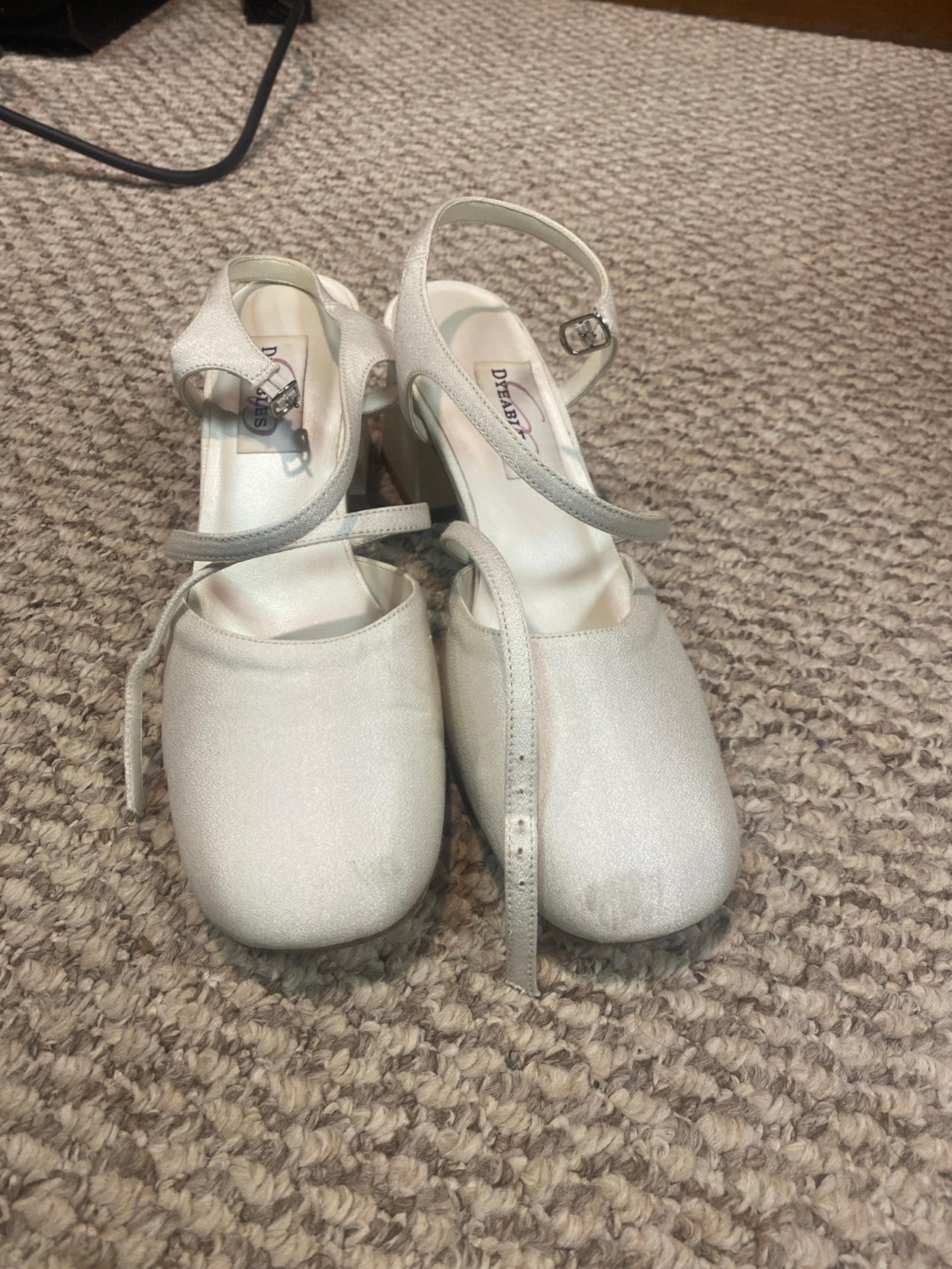 White 8 1/2 heels