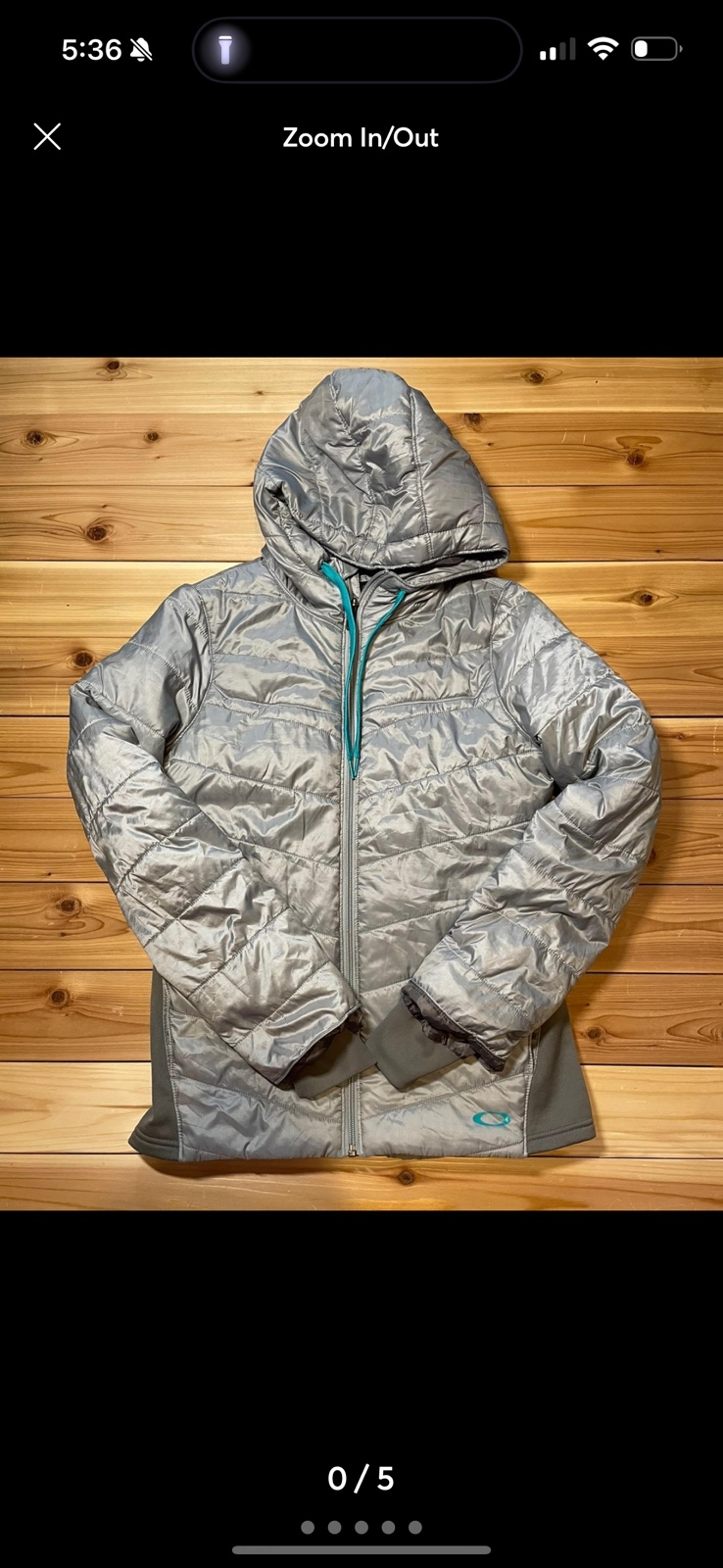 Womens Oakley Puffer Jacket EXCELLENT CONDITION