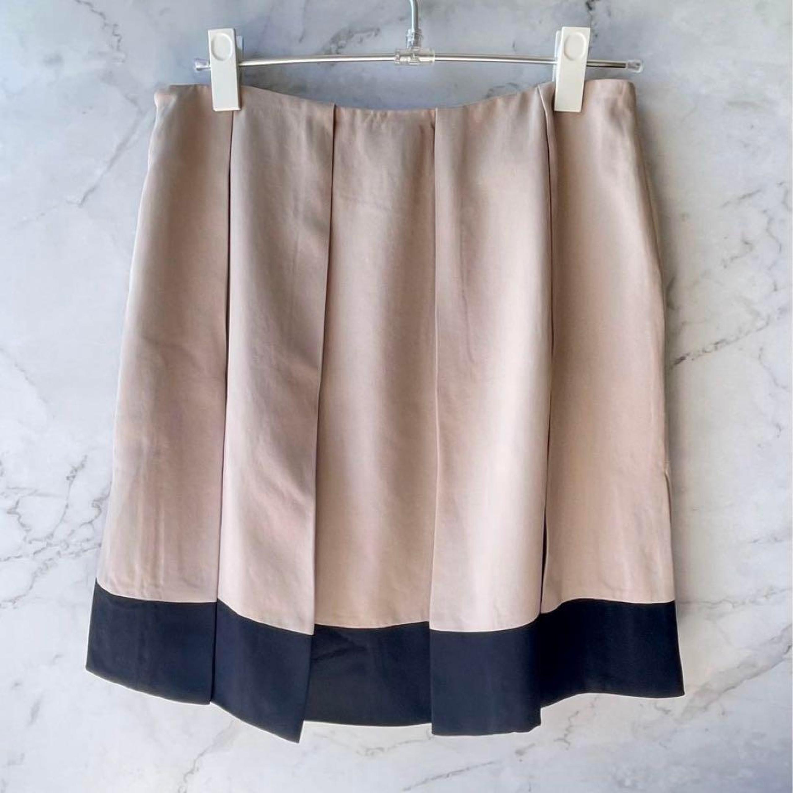 DIANE von FURSTENBERG Diane von Furstenberg skirt.