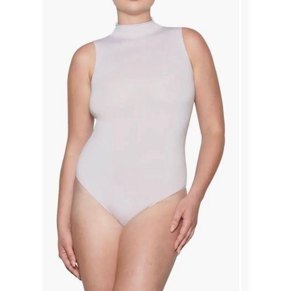 Skims Essential Mock Neck Sleeveless Bodysuit Sandstone 4/5x